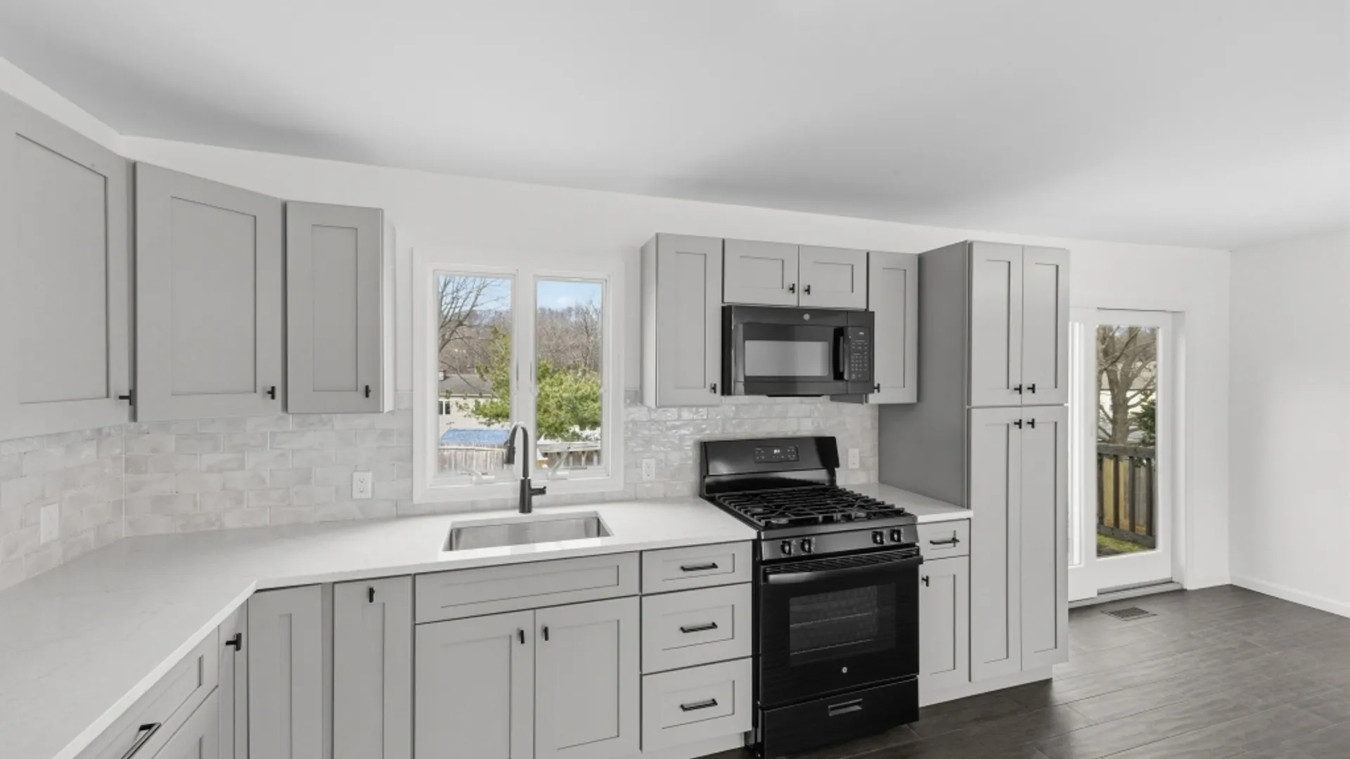 Property at 22 Roslyn Ct, East Patchogue, NY 11772 17