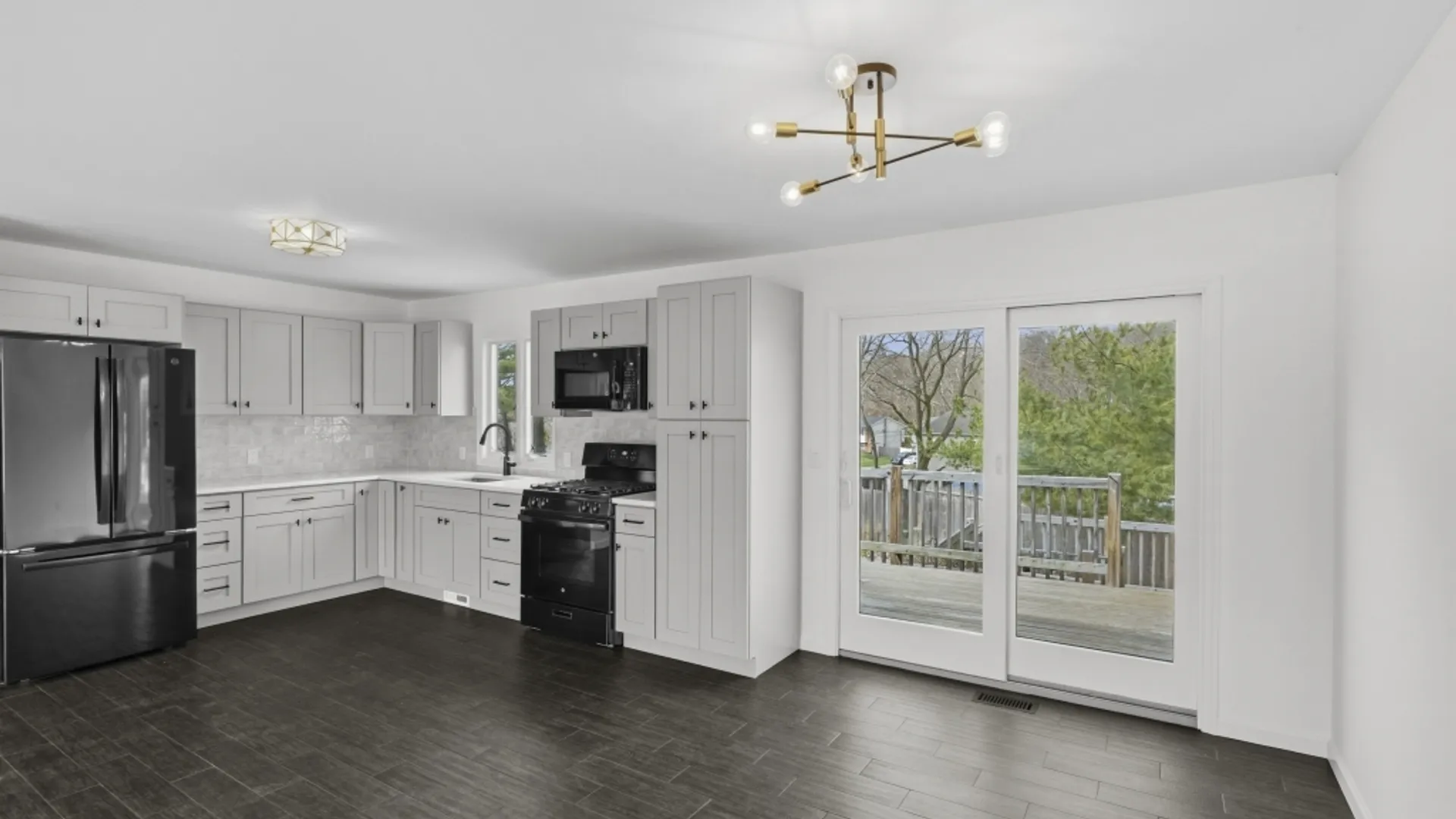 Property at 22 Roslyn Ct, East Patchogue, NY 11772 19