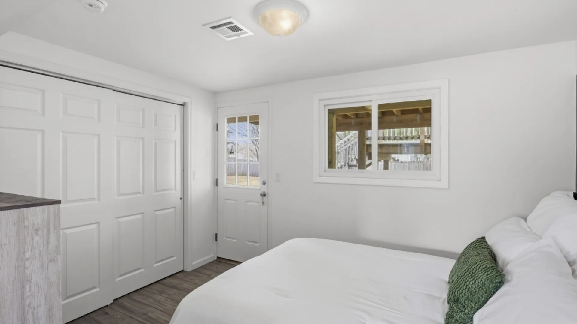 Property at 22 Roslyn Ct, East Patchogue, NY 11772 32