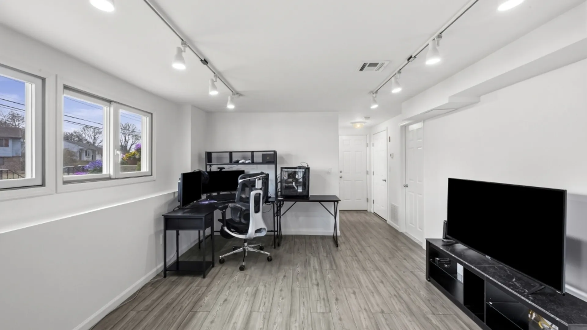 Property at 22 Roslyn Ct, East Patchogue, NY 11772 36