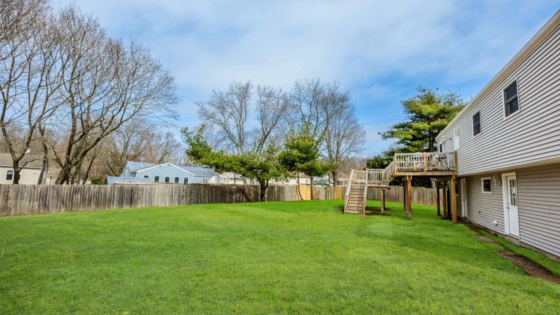 Property at 22 Roslyn Ct, East Patchogue, NY 11772 45
