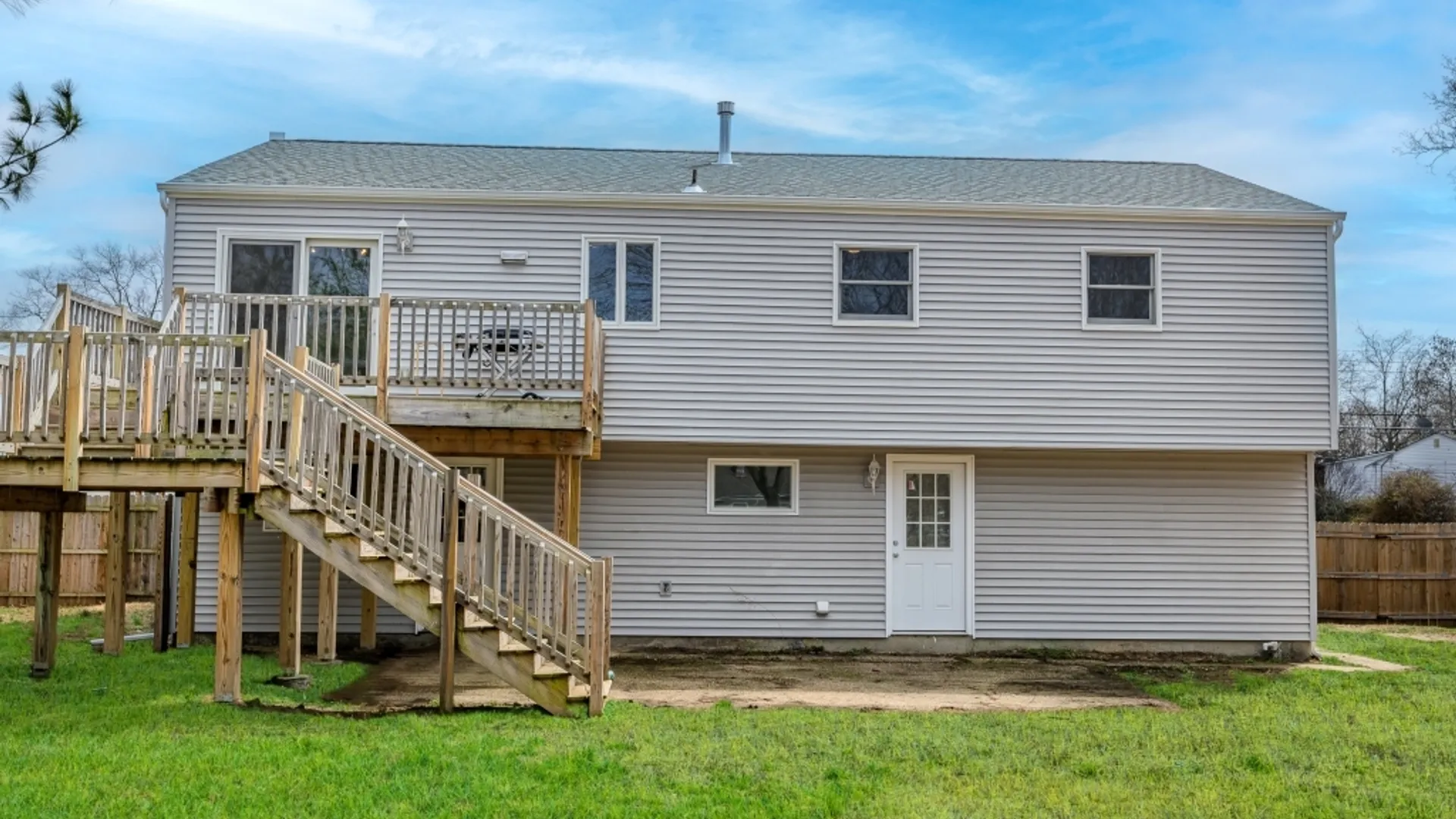 Property at 22 Roslyn Ct, East Patchogue, NY 11772 46