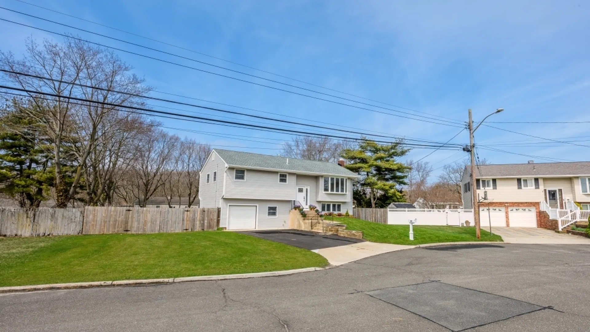 Property at 22 Roslyn Ct, East Patchogue, NY 11772 7