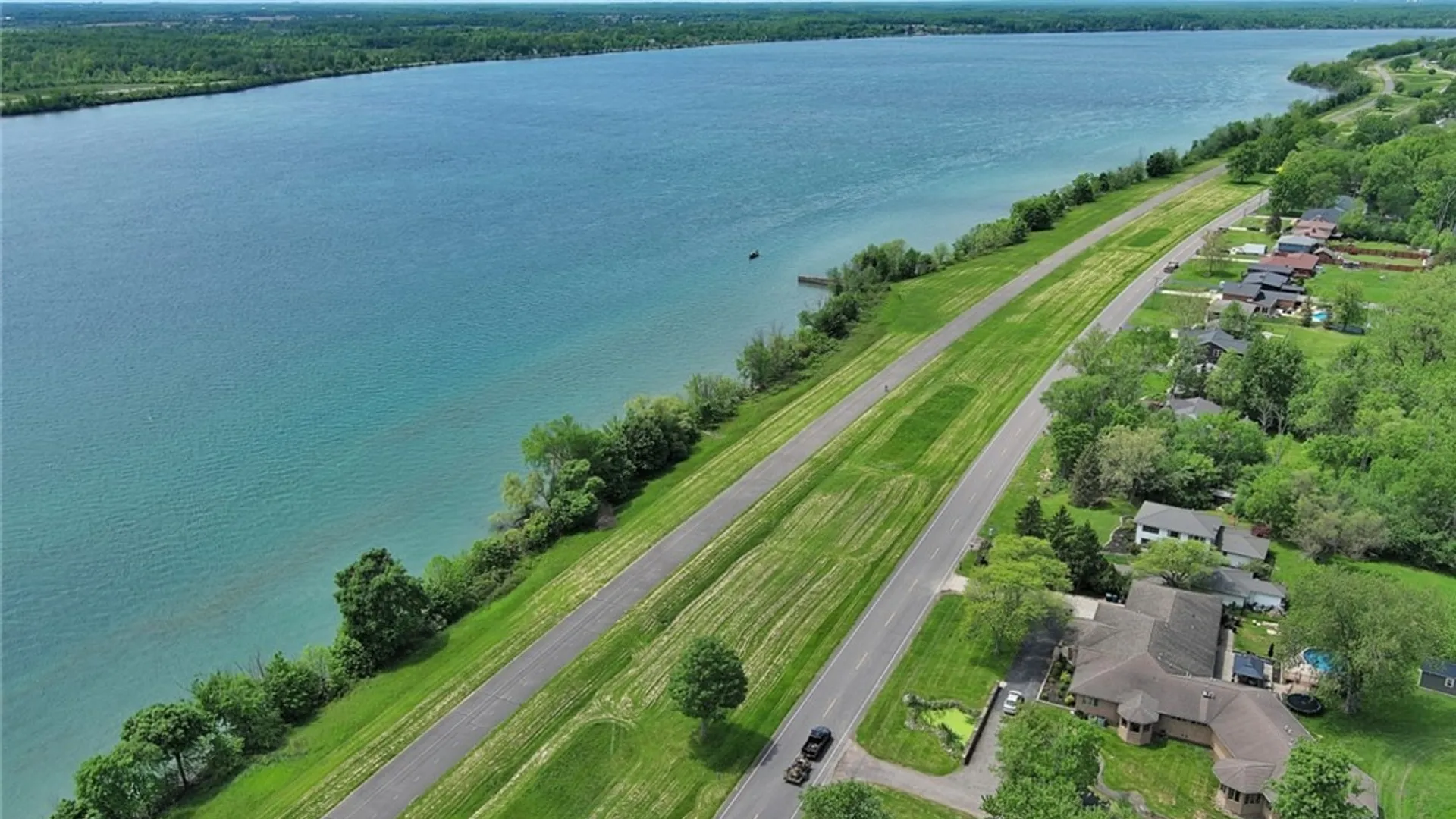 Property at 783 W River Road, Grand Island, NY 14072 4