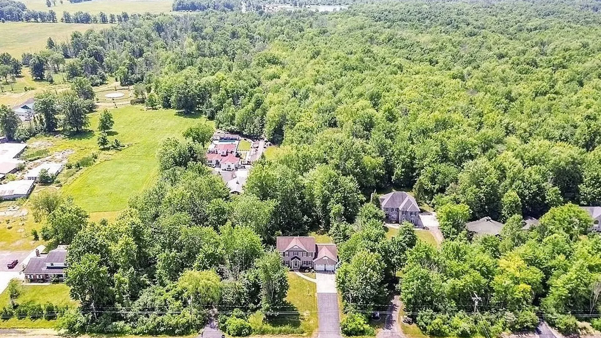 Property at 2694 Bedell Road, Grand Island, NY 14072 4
