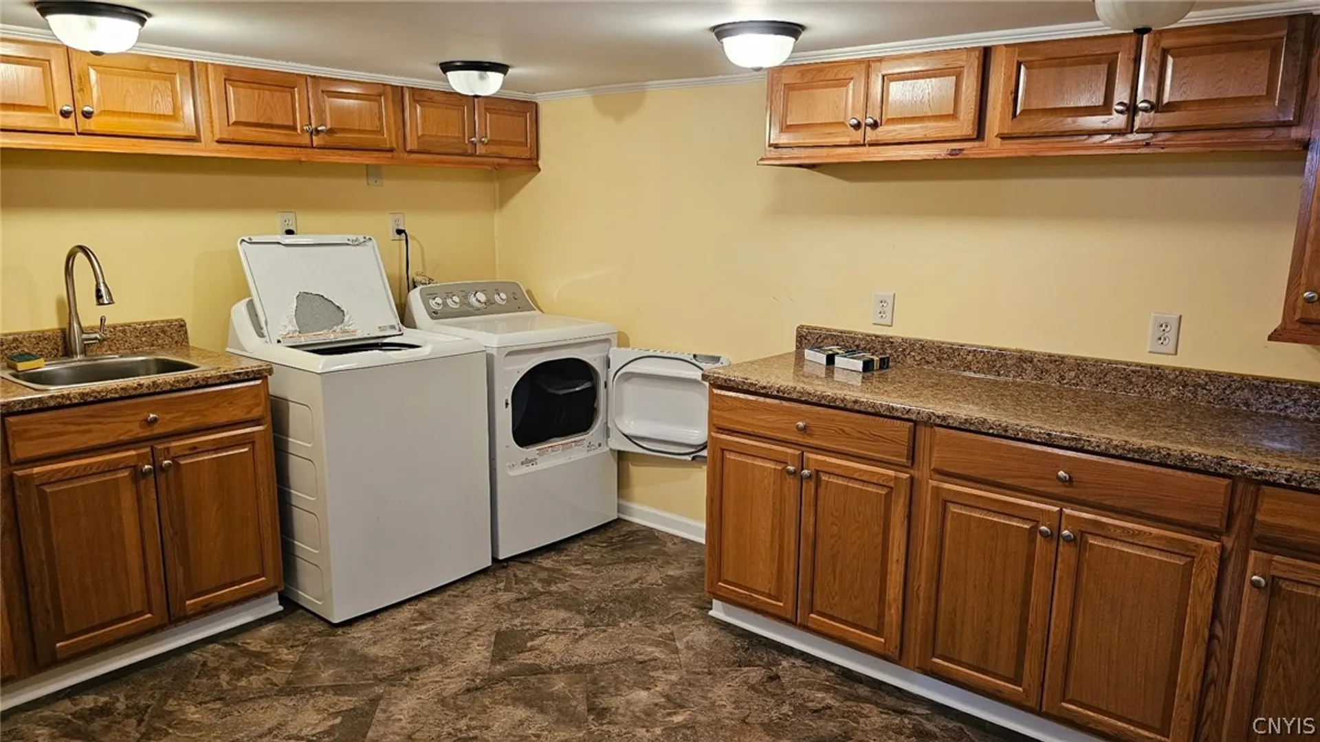 Property at 117 KIMBERLY Dr W, Camillus, NY 13219 13