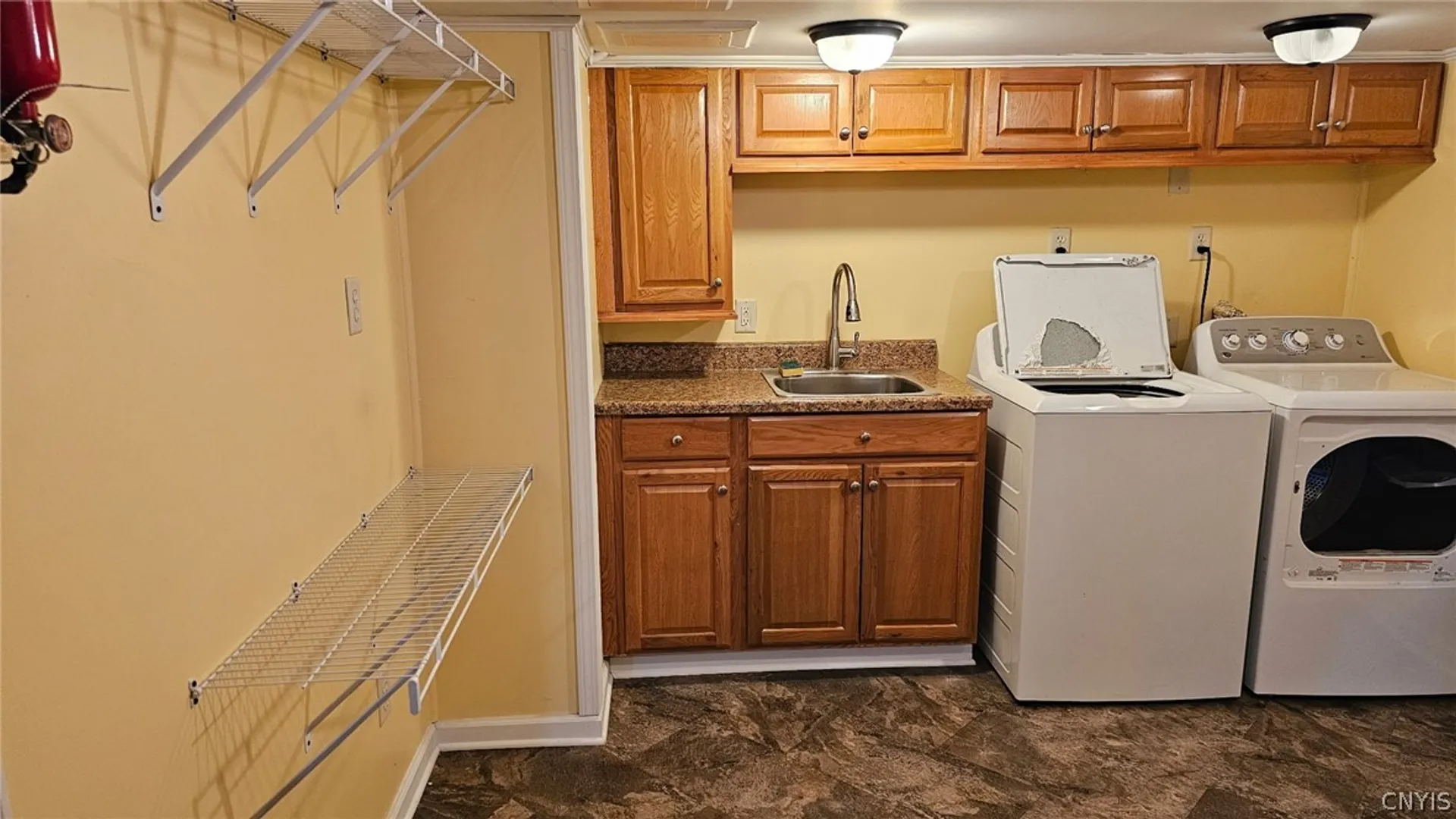 Property at 117 KIMBERLY Dr W, Camillus, NY 13219 14