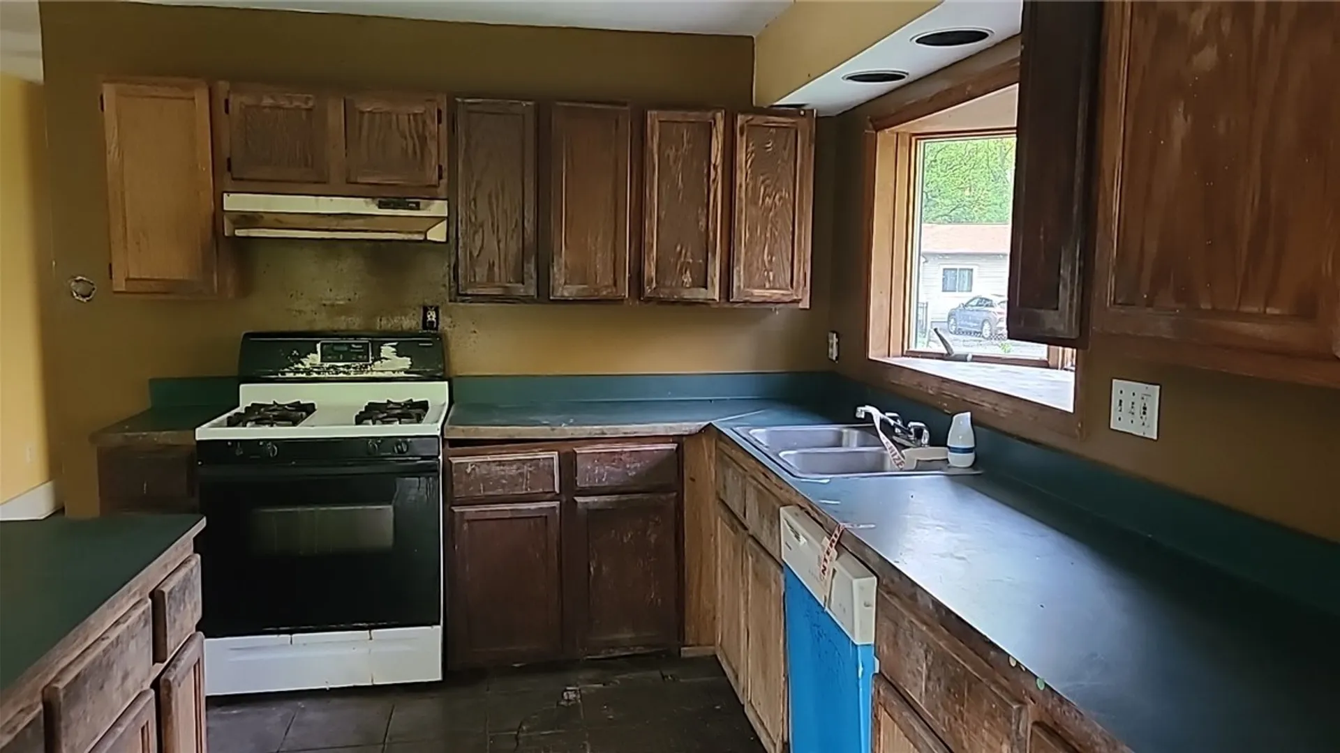 Property at 48 Chapman Avenue, Auburn, NY 13021 2