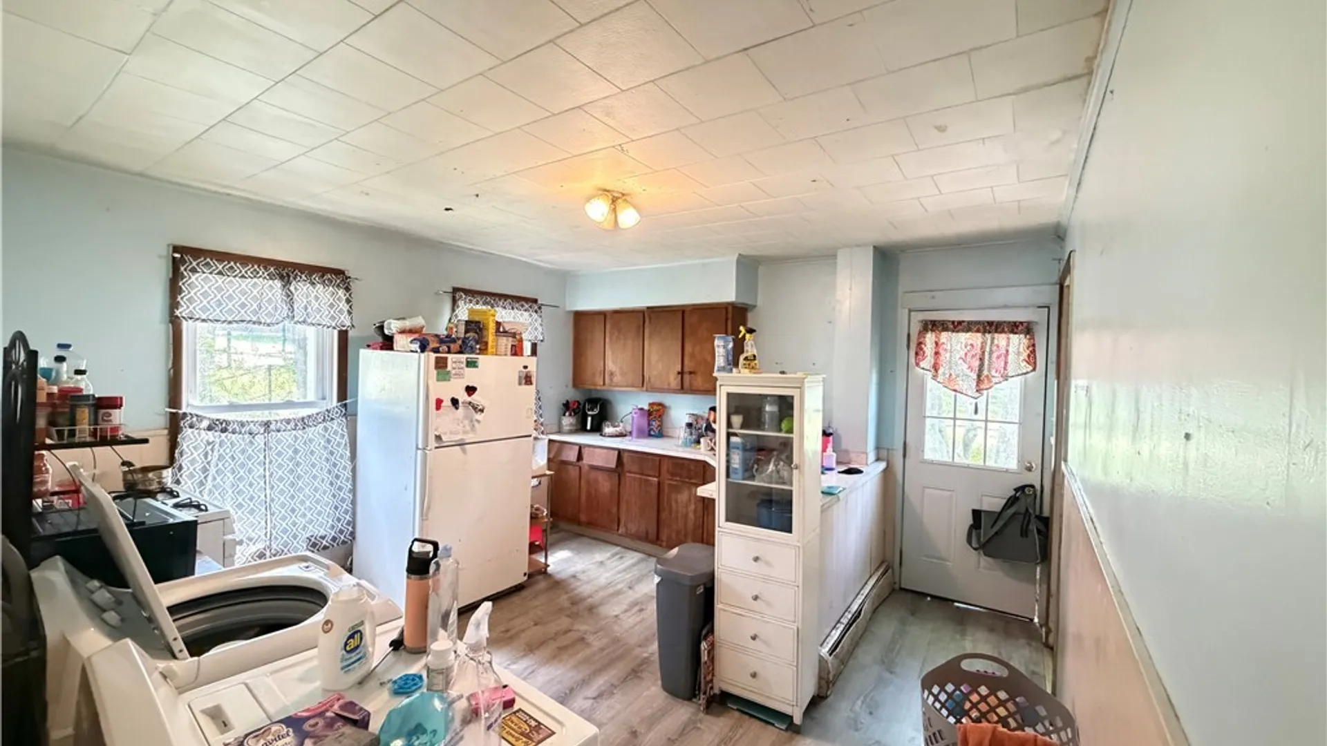 Property at 204 Saint Marks Avenue, Syracuse, NY 13204 17