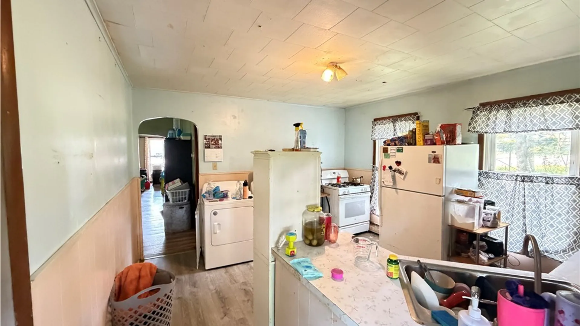 Property at 204 Saint Marks Avenue, Syracuse, NY 13204 19