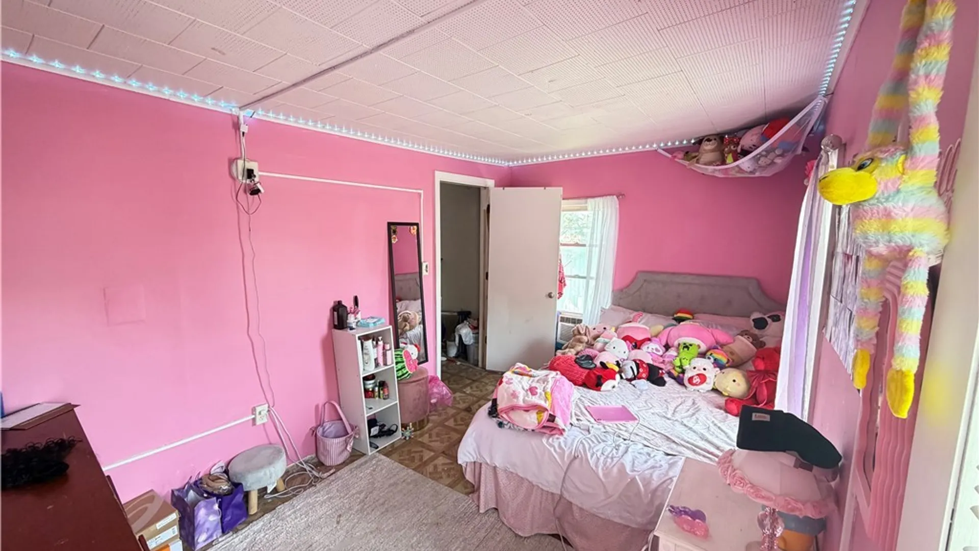 Property at 204 Saint Marks Avenue, Syracuse, NY 13204 24
