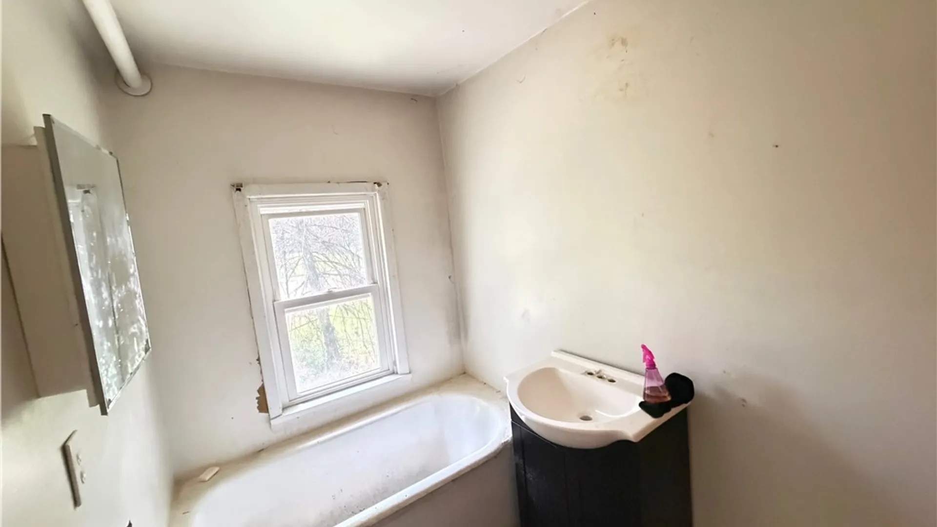 Property at 204 Saint Marks Avenue, Syracuse, NY 13204 31