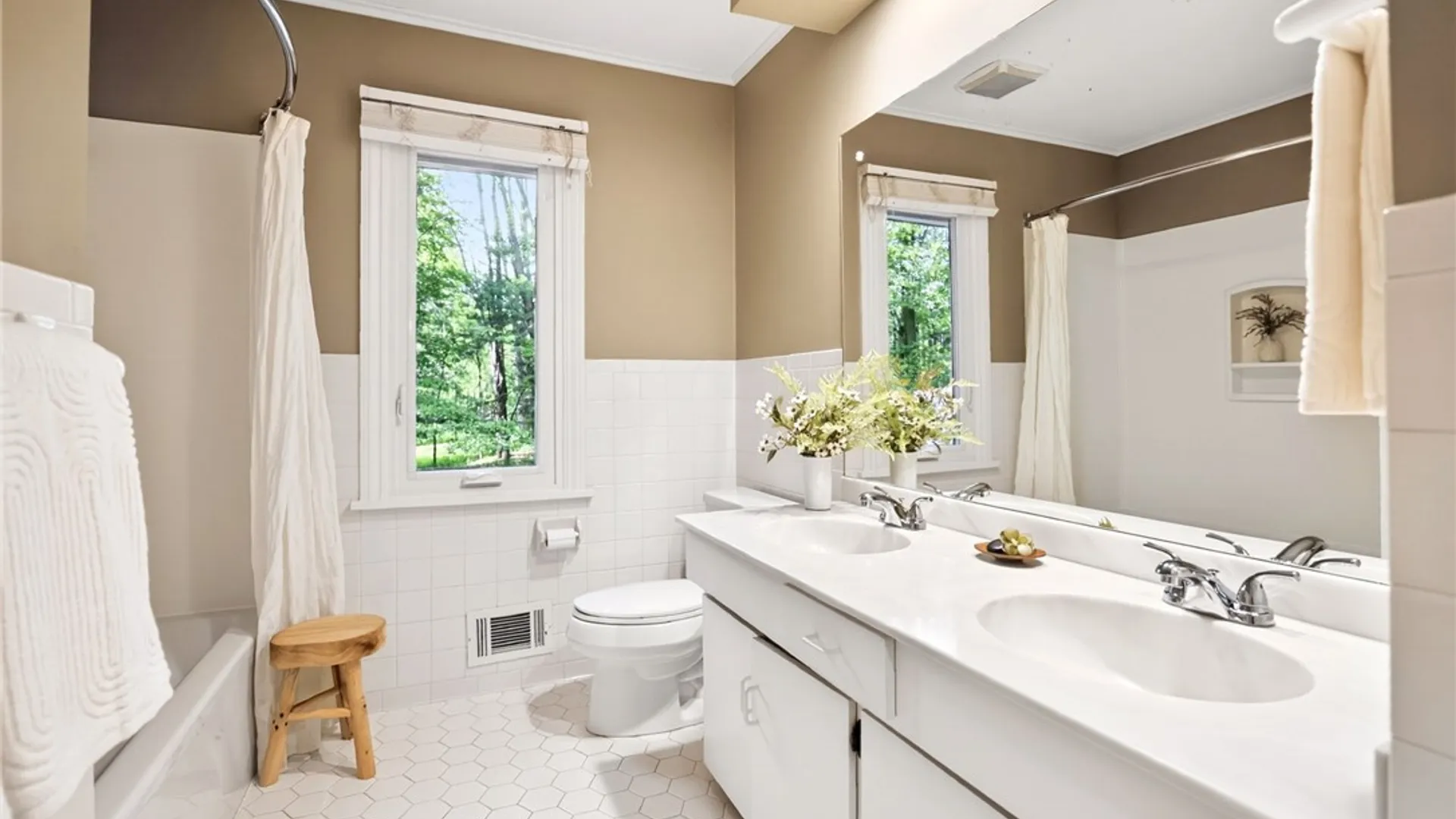 Property at 16 Great Oak Lane, Perinton, NY 14534 33