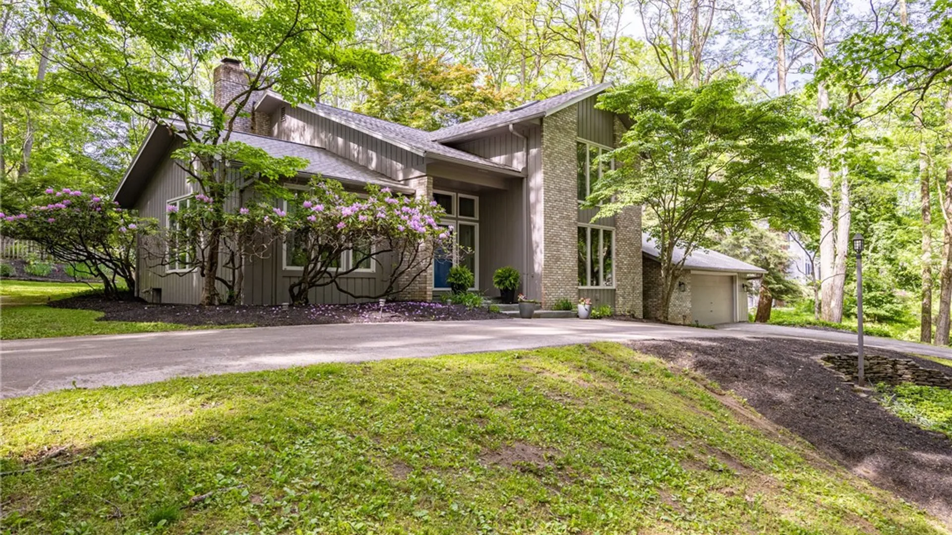 Property at 16 Great Oak Lane, Perinton, NY 14534 4