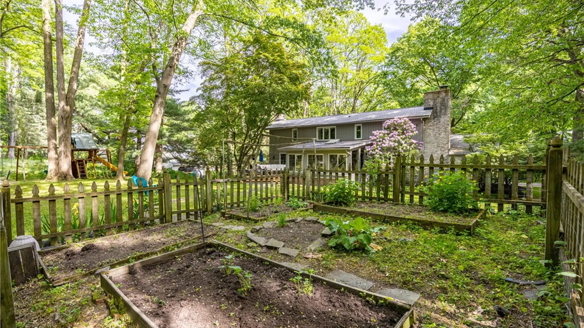 Property at 16 Great Oak Lane, Perinton, NY 14534 46