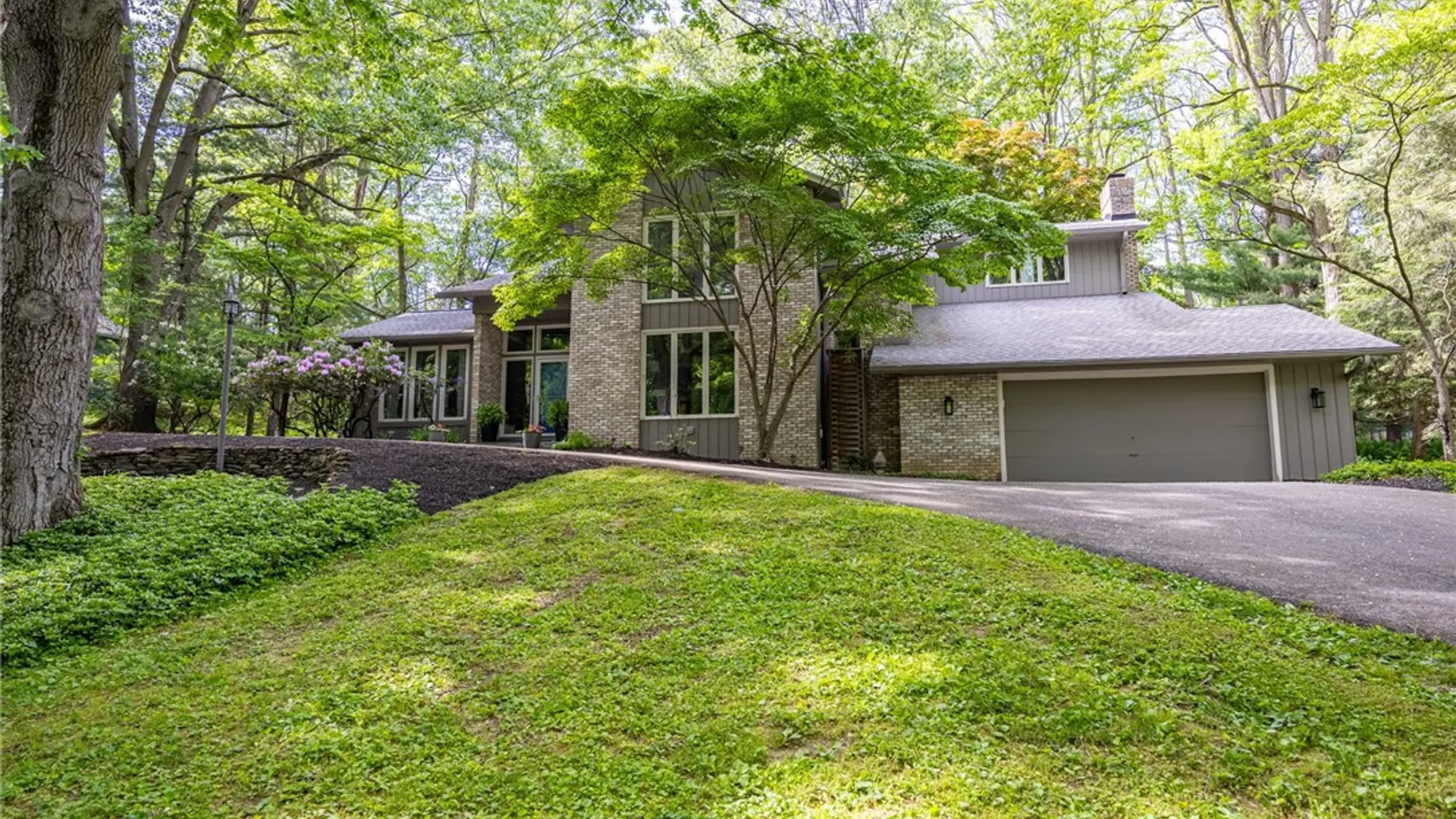 Property at 16 Great Oak Lane, Perinton, NY 14534 5