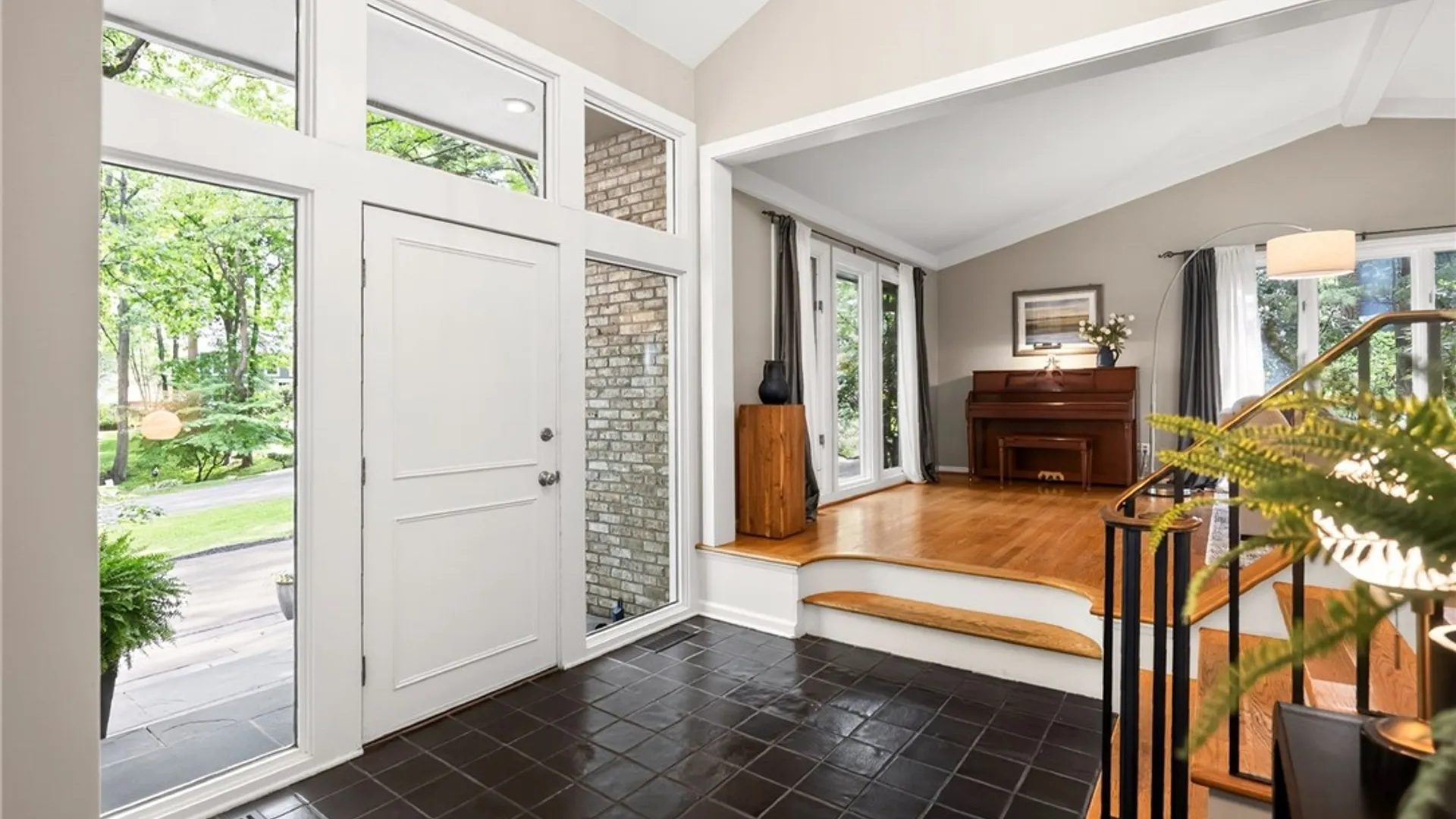 Property at 16 Great Oak Lane, Perinton, NY 14534 6