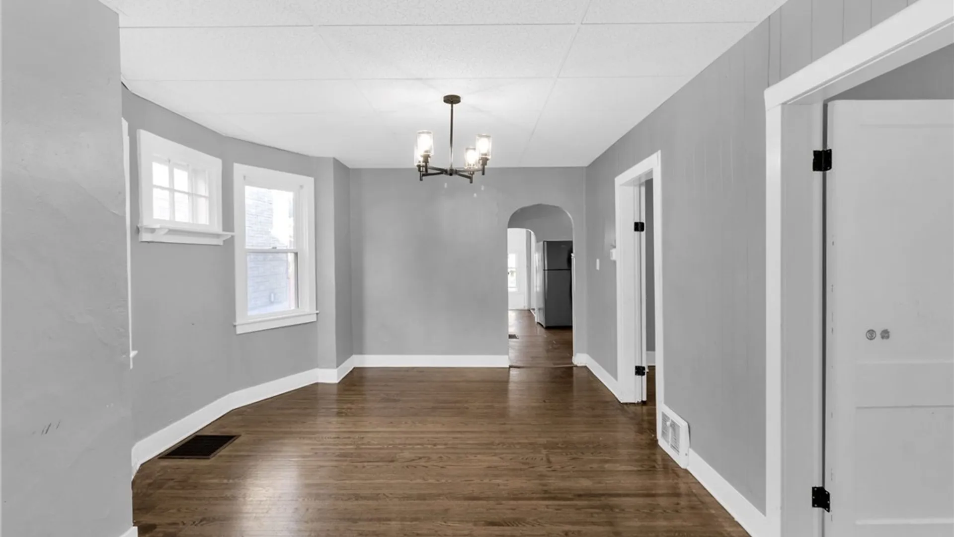 Property at 27 Como Avenue, Buffalo, NY 14220 9