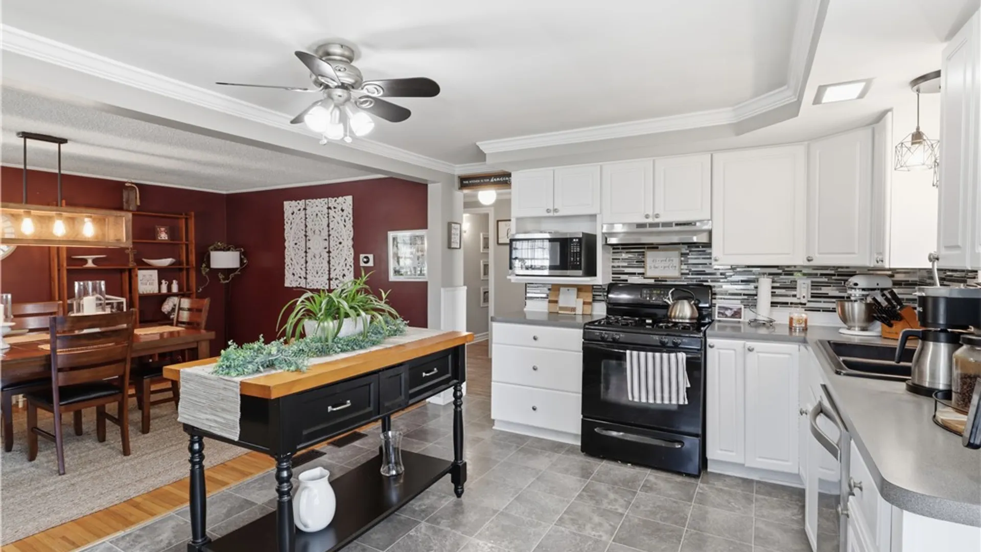 Property at 55 Toelsin Road, Cheektowaga, NY 14225 14
