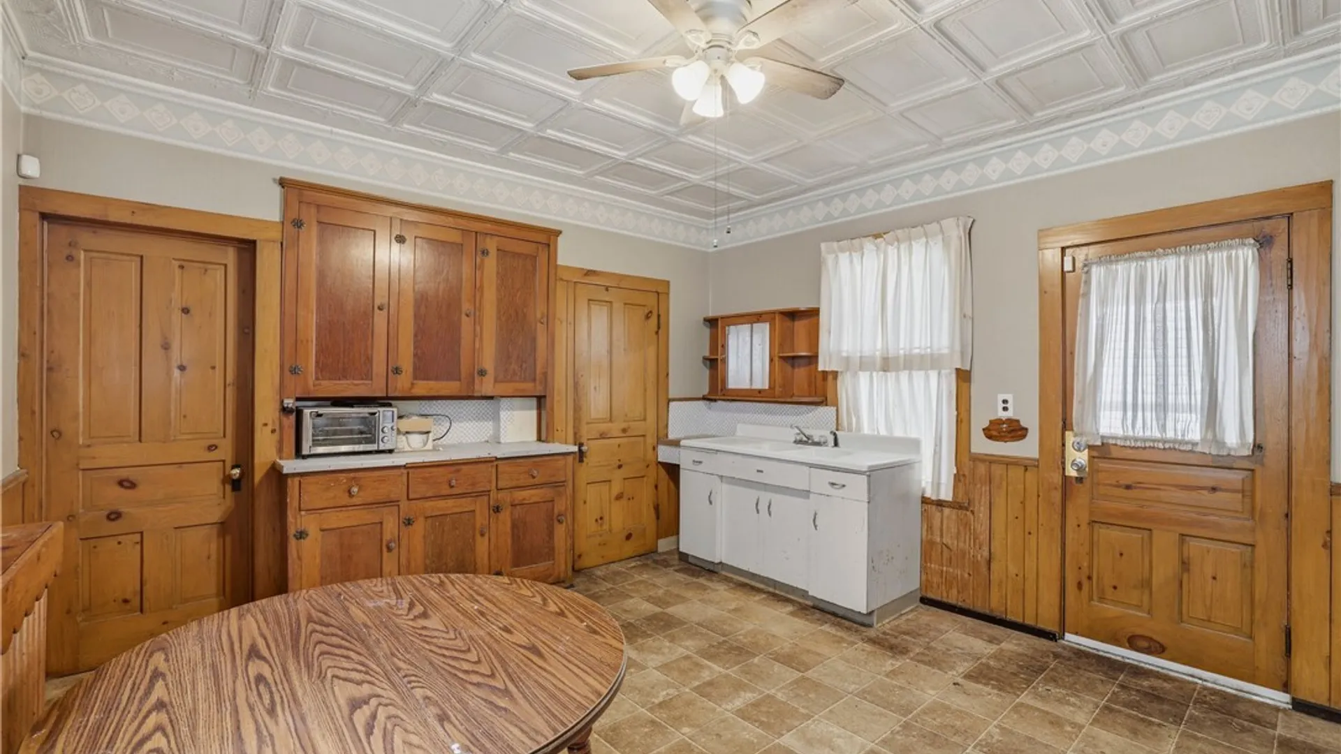 Property at 136 Humason Avenue, Buffalo, NY 14211 10