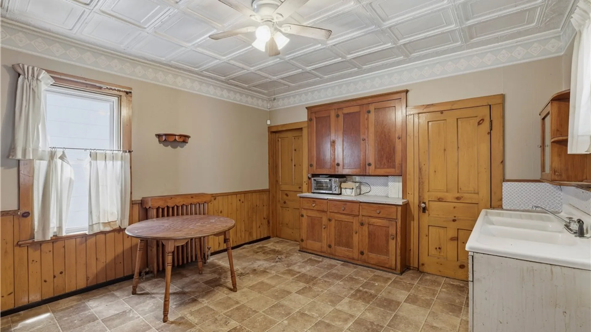Property at 136 Humason Avenue, Buffalo, NY 14211 9