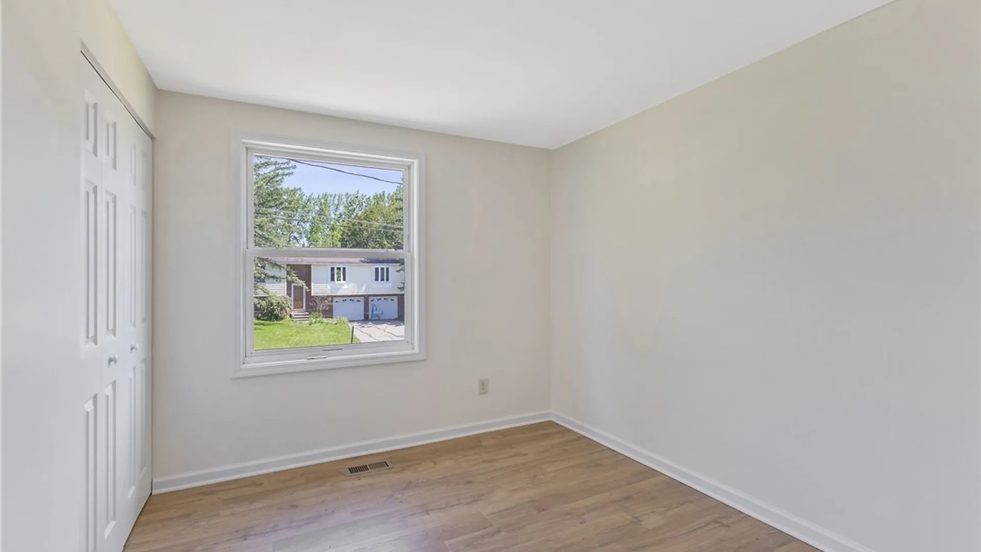 Property at 8256 Elaine Circle, Clay, NY 13090 12