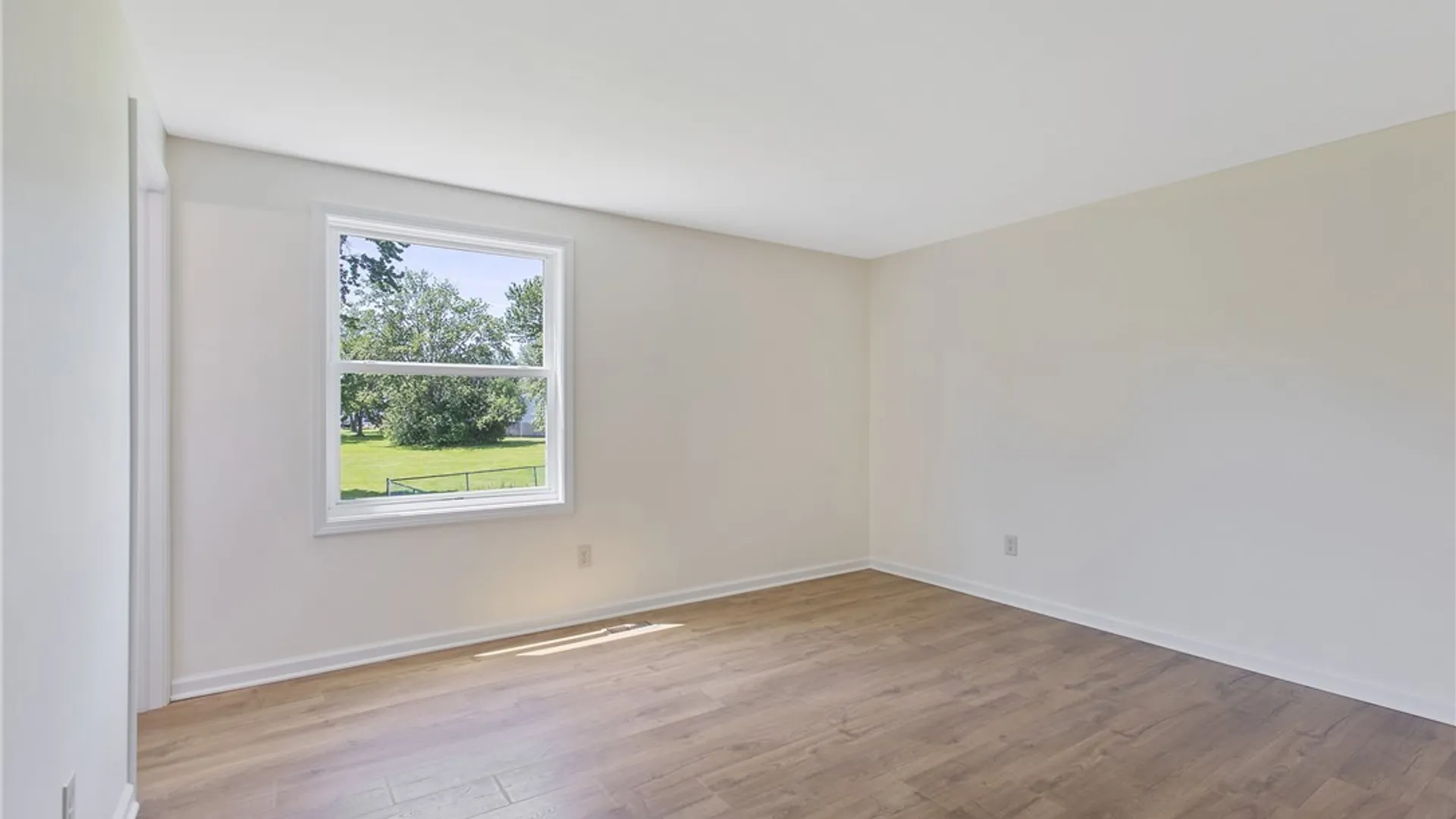 Property at 8256 Elaine Circle, Clay, NY 13090 18