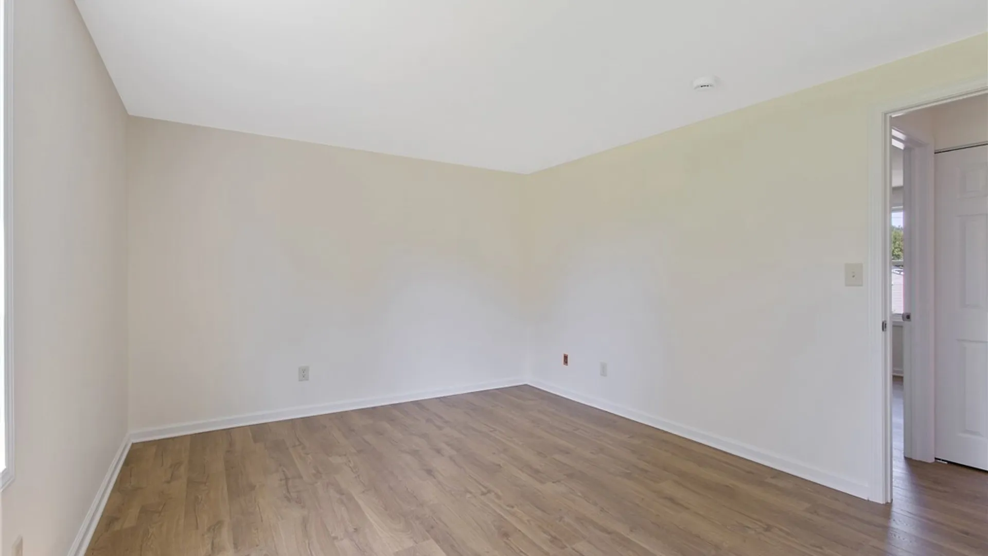 Property at 8256 Elaine Circle, Clay, NY 13090 20