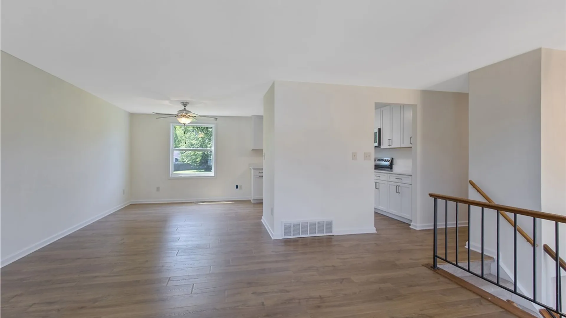 Property at 8256 Elaine Circle, Clay, NY 13090 5