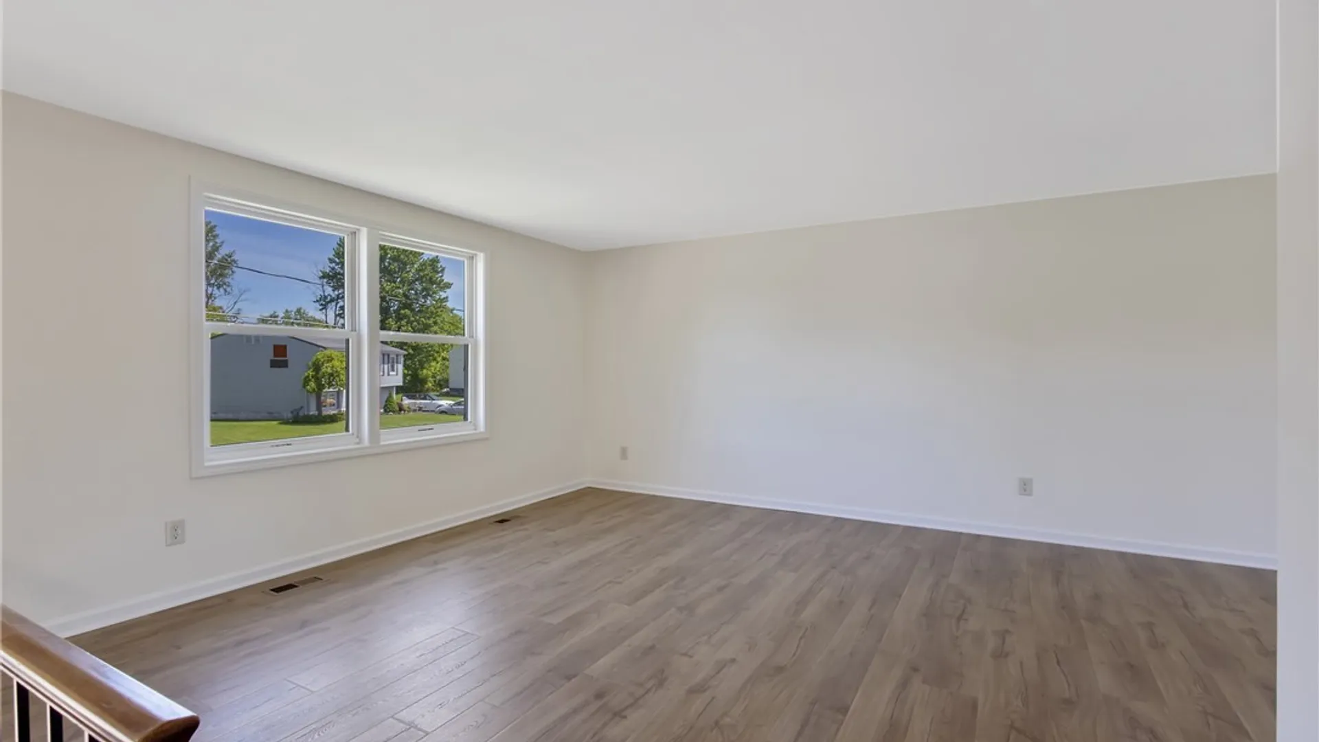 Property at 8256 Elaine Circle, Clay, NY 13090 6