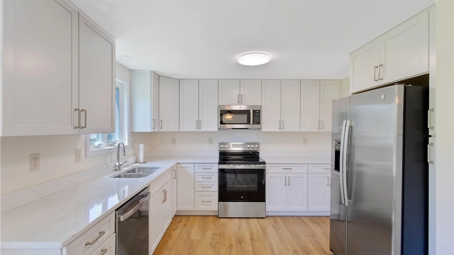 Property at 8256 Elaine Circle, Clay, NY 13090 9