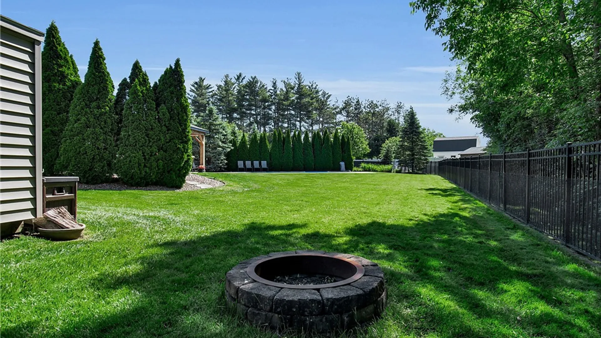 Property at 38 Nicholas Lane, Lancaster, NY 14086 44