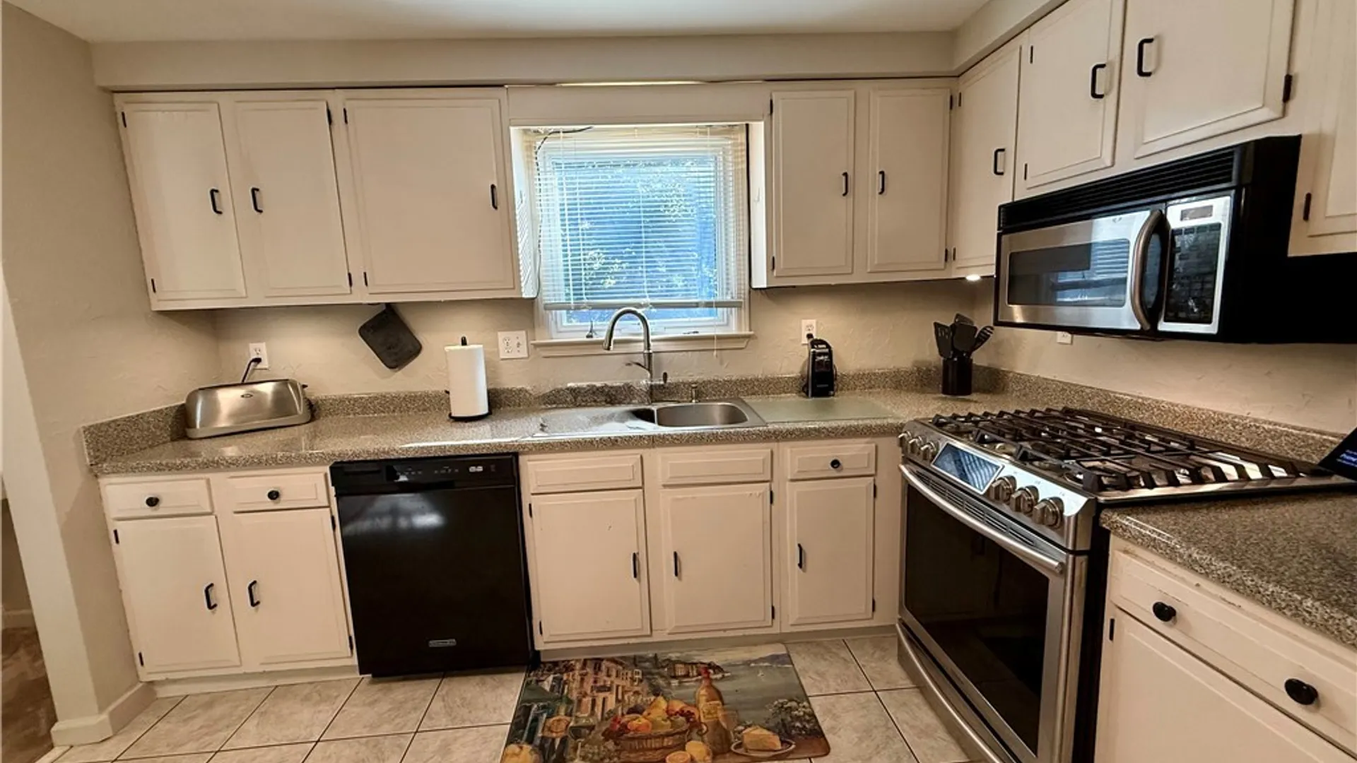 Property at 8135 Crimson Circle, Clay, NY 13041 28
