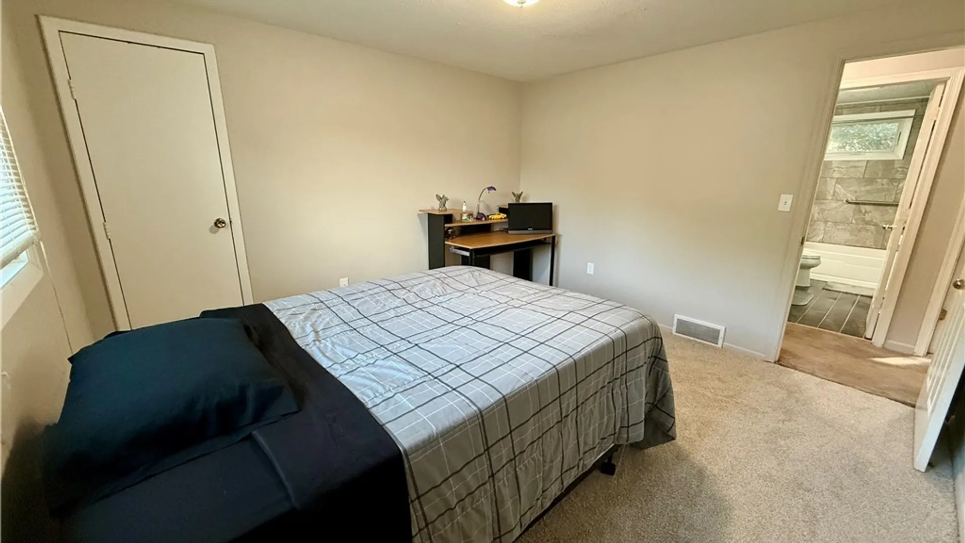 Property at 8135 Crimson Circle, Clay, NY 13041 33
