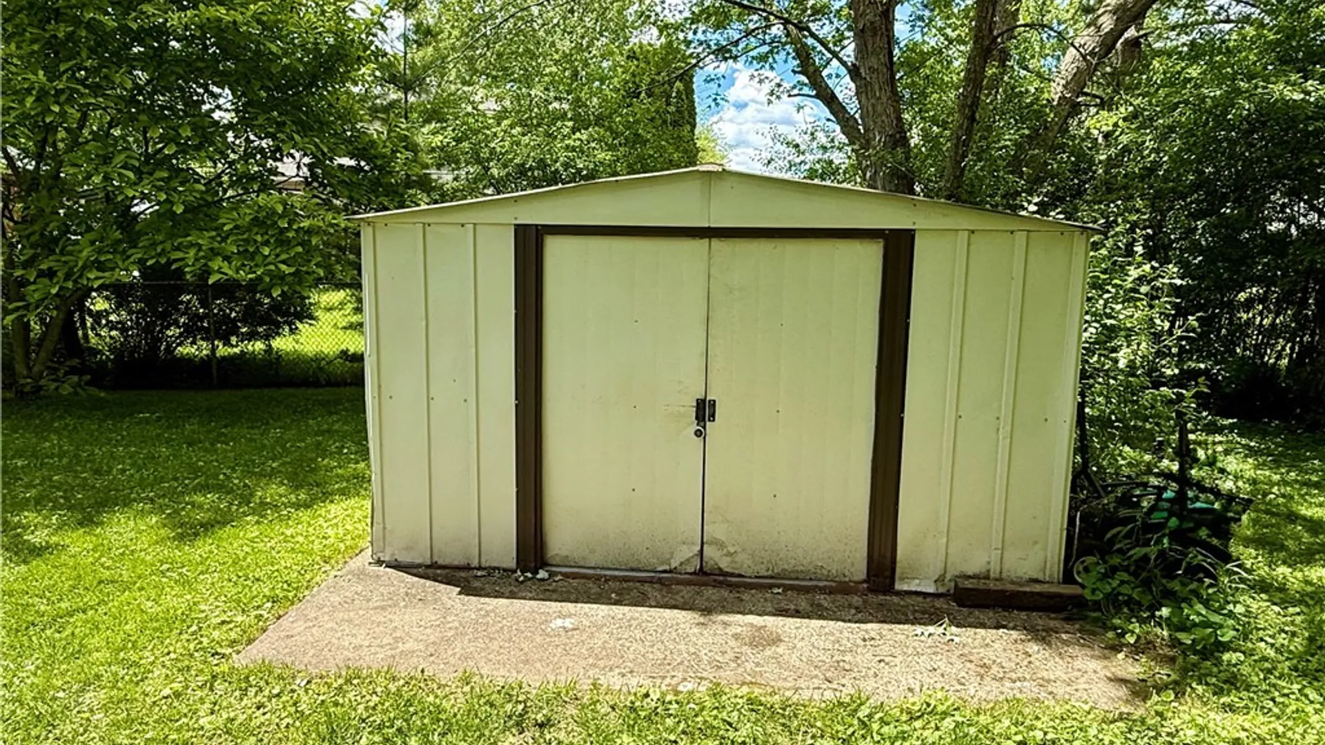Property at 8135 Crimson Circle, Clay, NY 13041 46