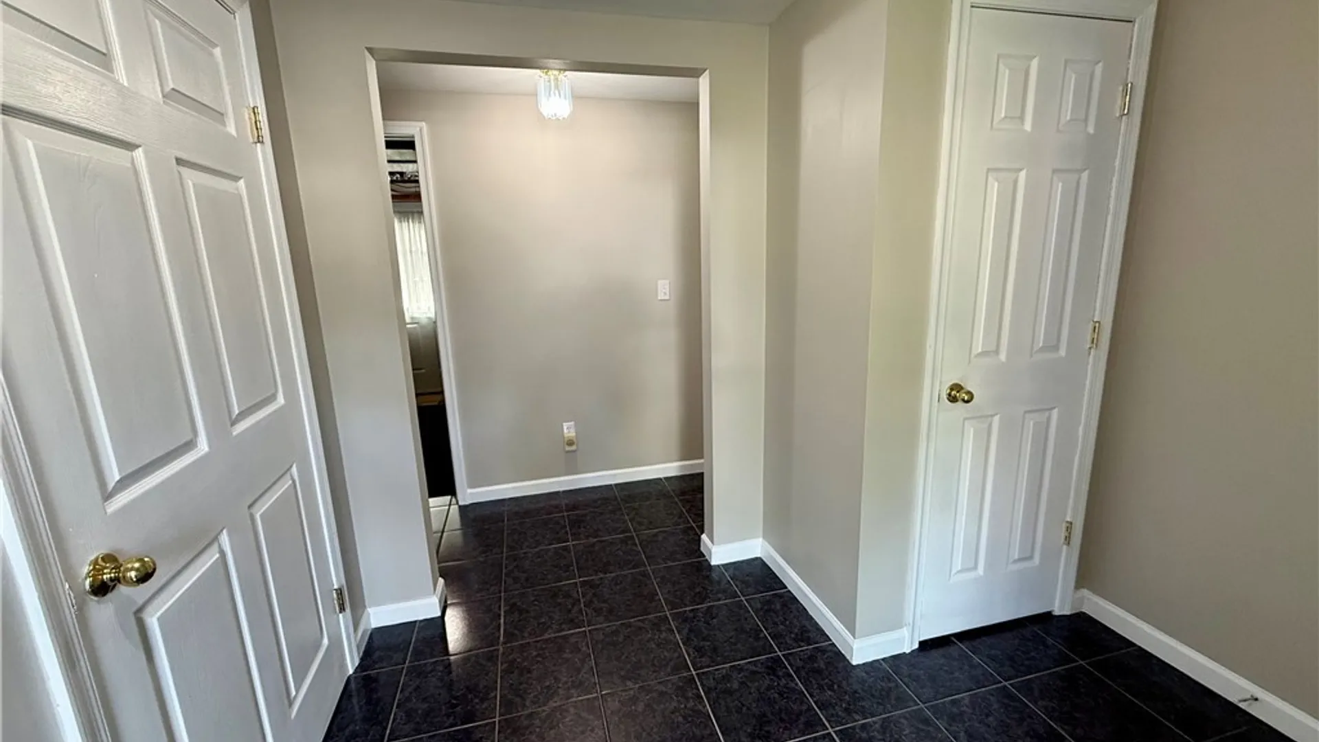 Property at 8135 Crimson Circle, Clay, NY 13041 6