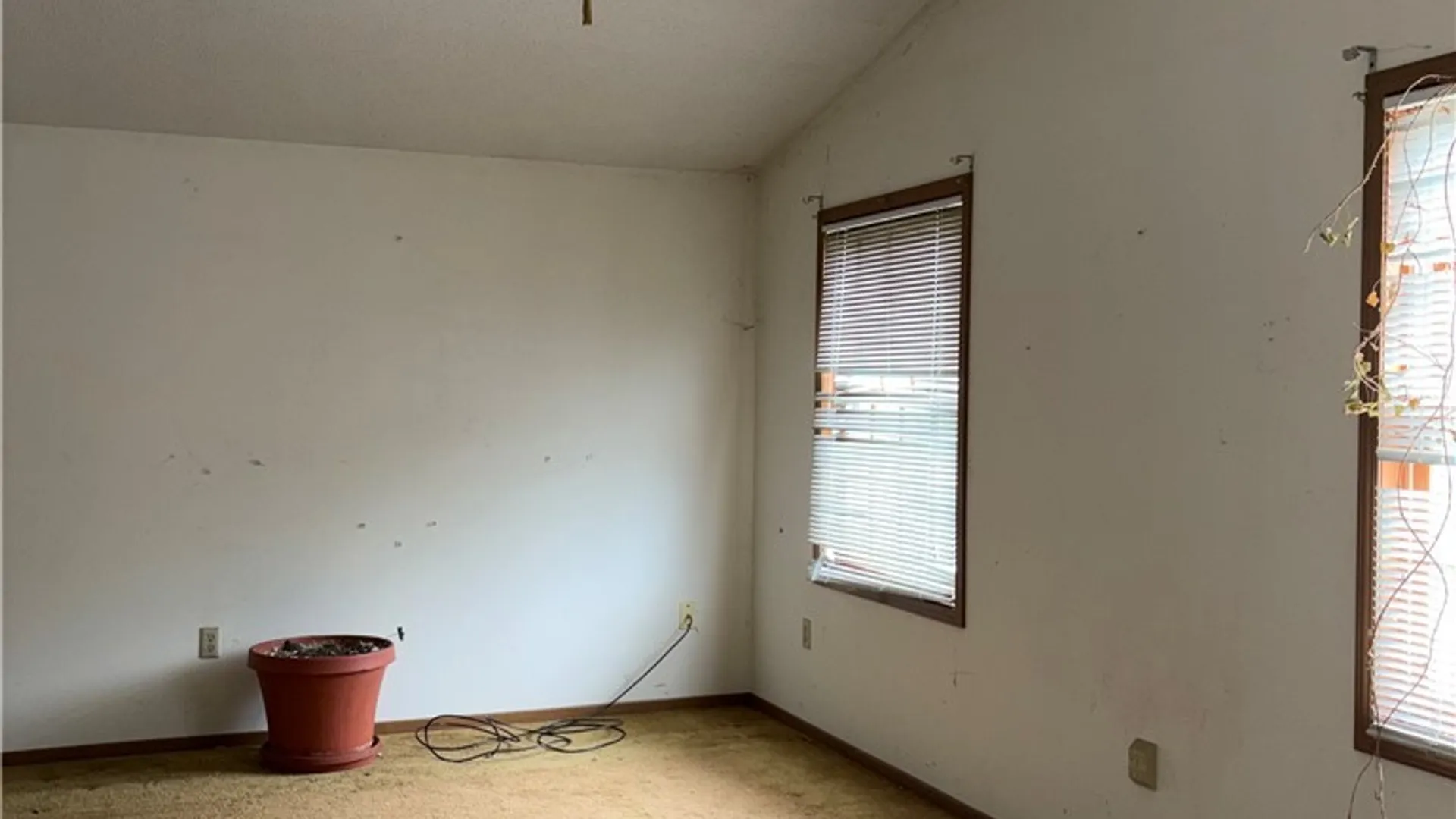 Property at 827 Tallman Street, Syracuse, NY 13204 13