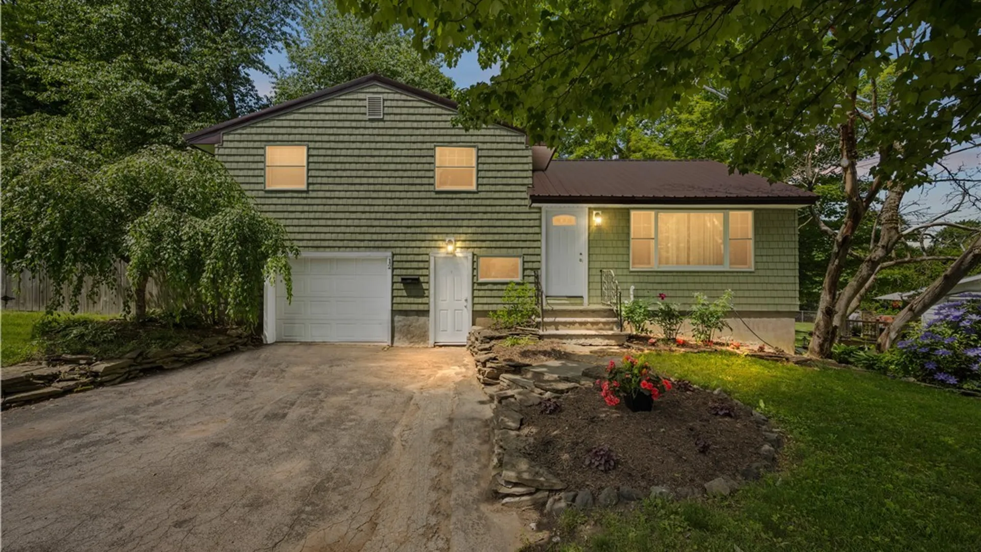 Property at 12 Shady Lane, Camillus, NY 13219 2