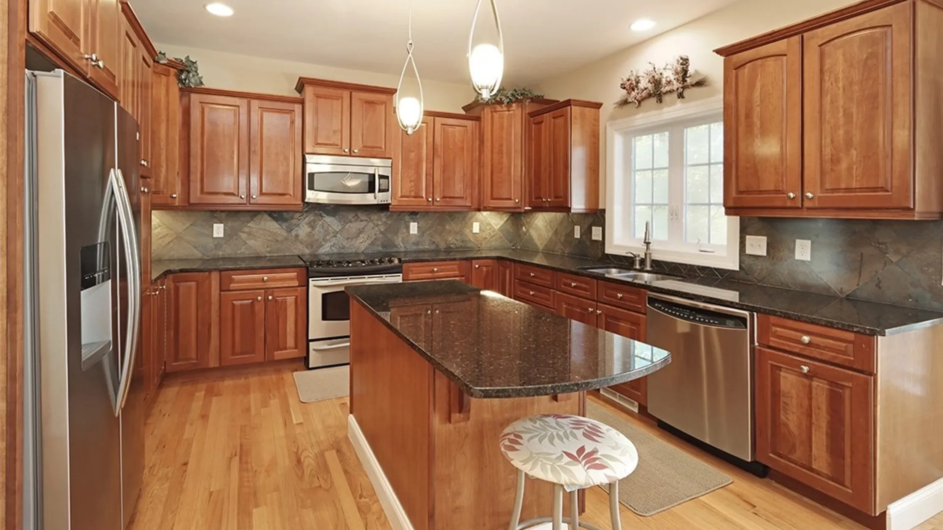 Property at 5031 Yellow Wood Parkway, DeWitt, NY 13078 11