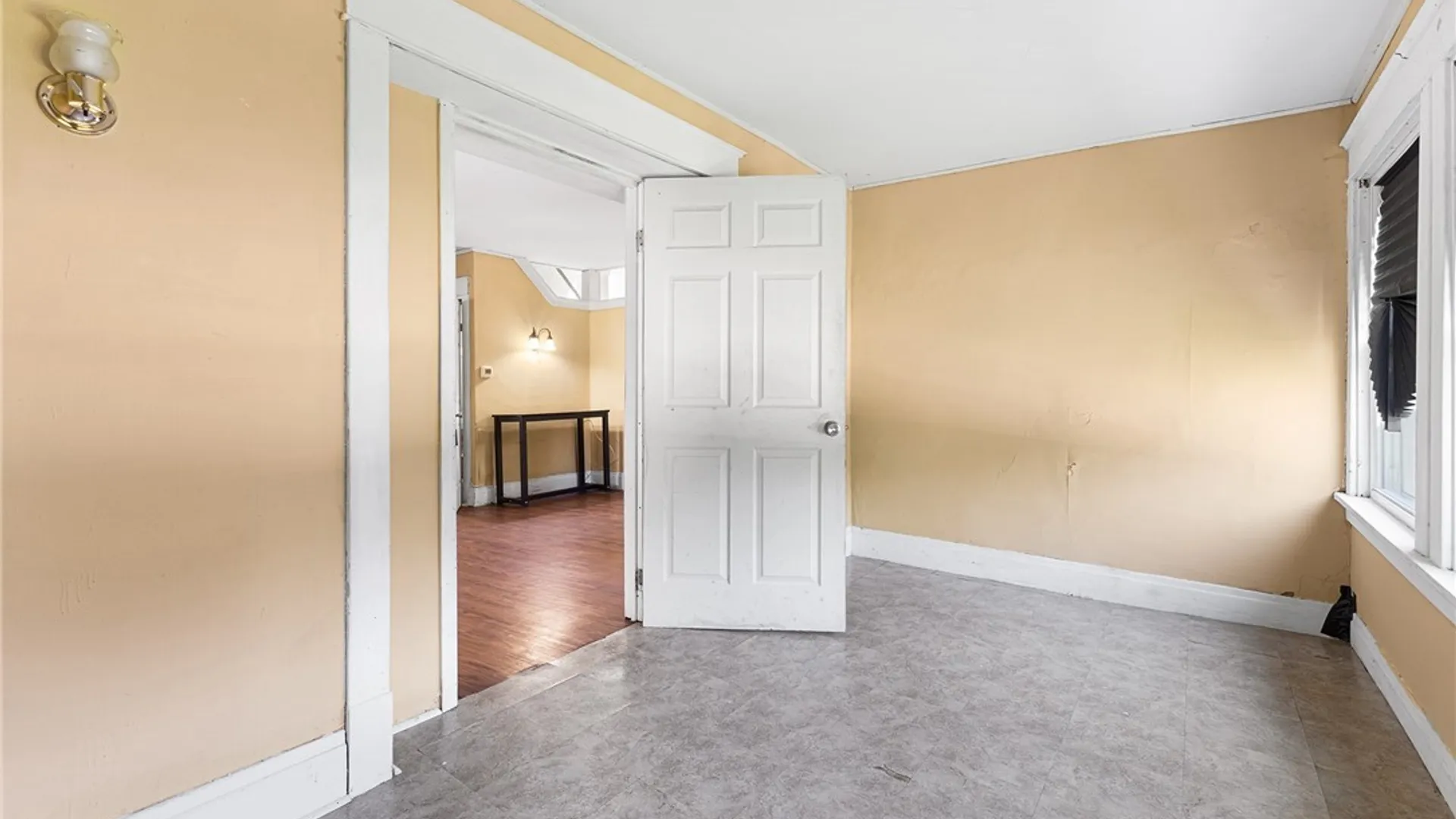 Property at 15 W Northrup Place, Buffalo, NY 14214 10