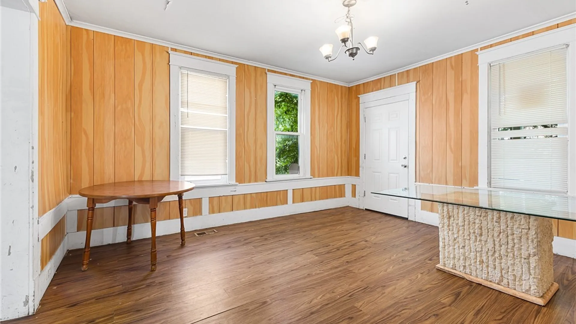 Property at 15 W Northrup Place, Buffalo, NY 14214 16