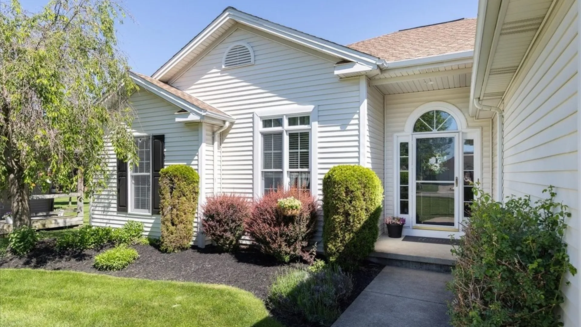 Property at 125 Blacksmith Drive, Amherst, NY 14051 2