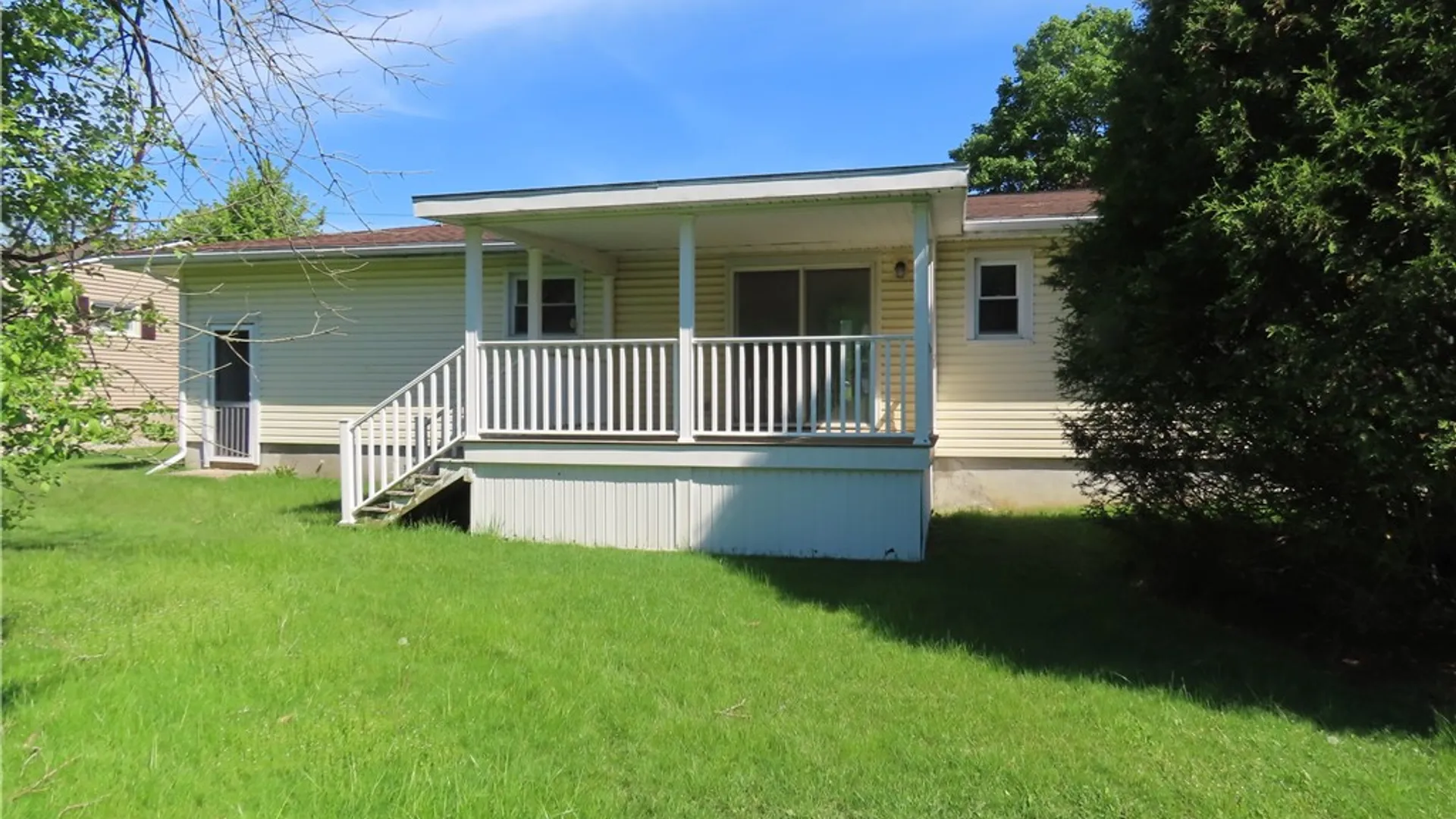Property at 28 Jarvis Street, Auburn, NY 13021 3