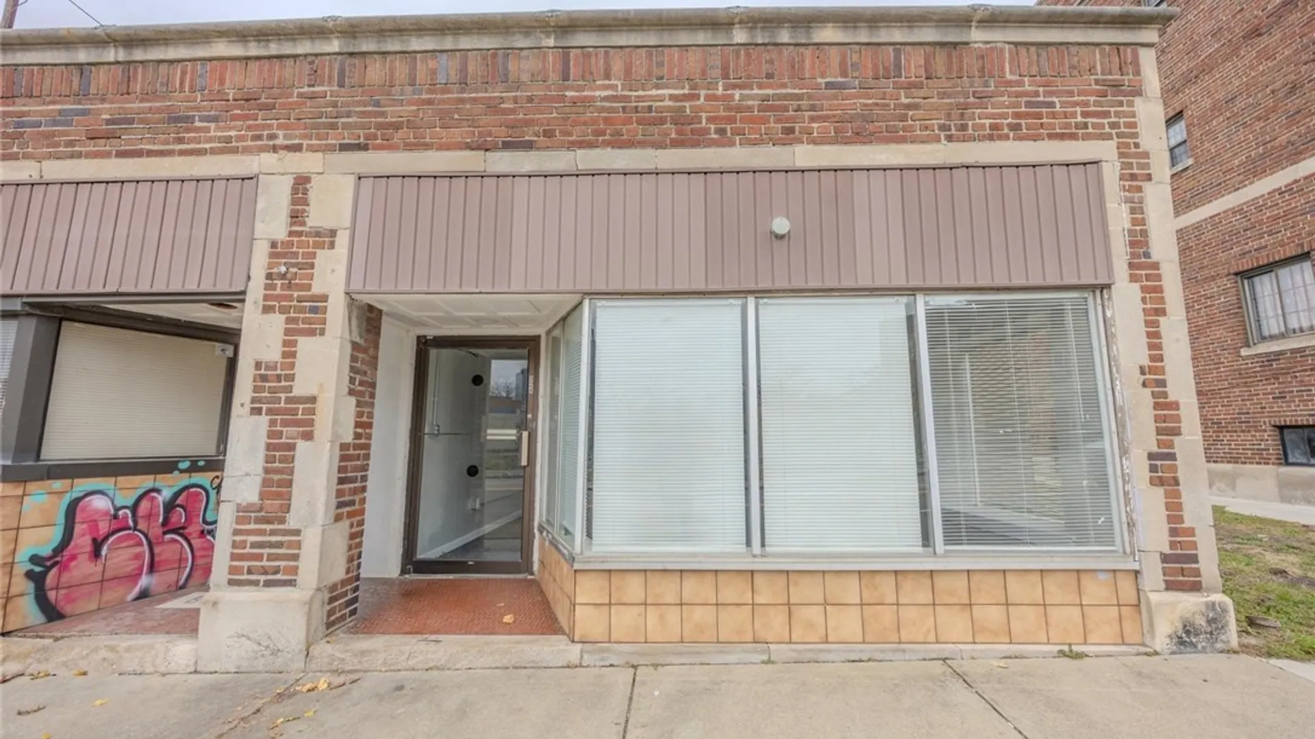 Property at 524 Main Street, Niagara Falls, NY 14301 2