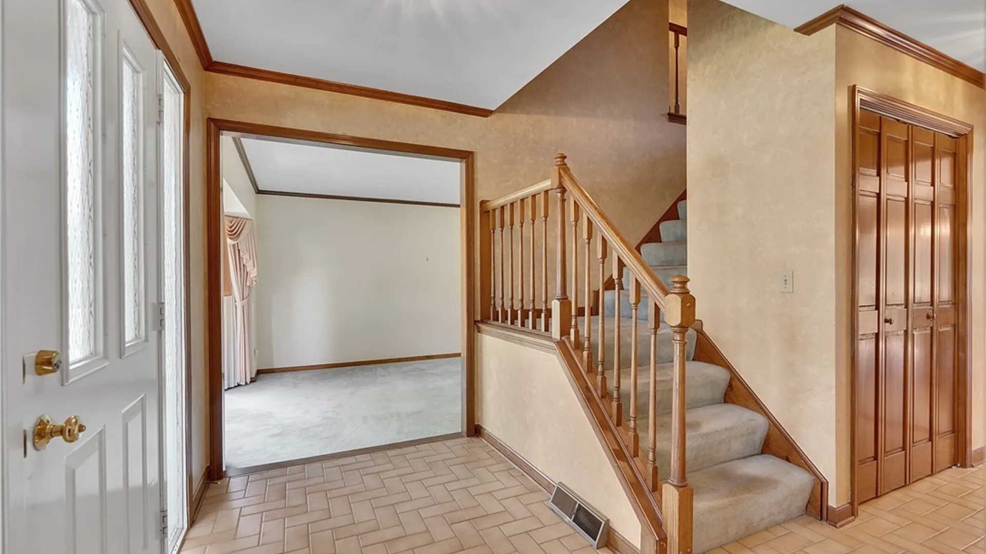 Property at 135 Hunt Club Circle, Amherst, NY 14051 12
