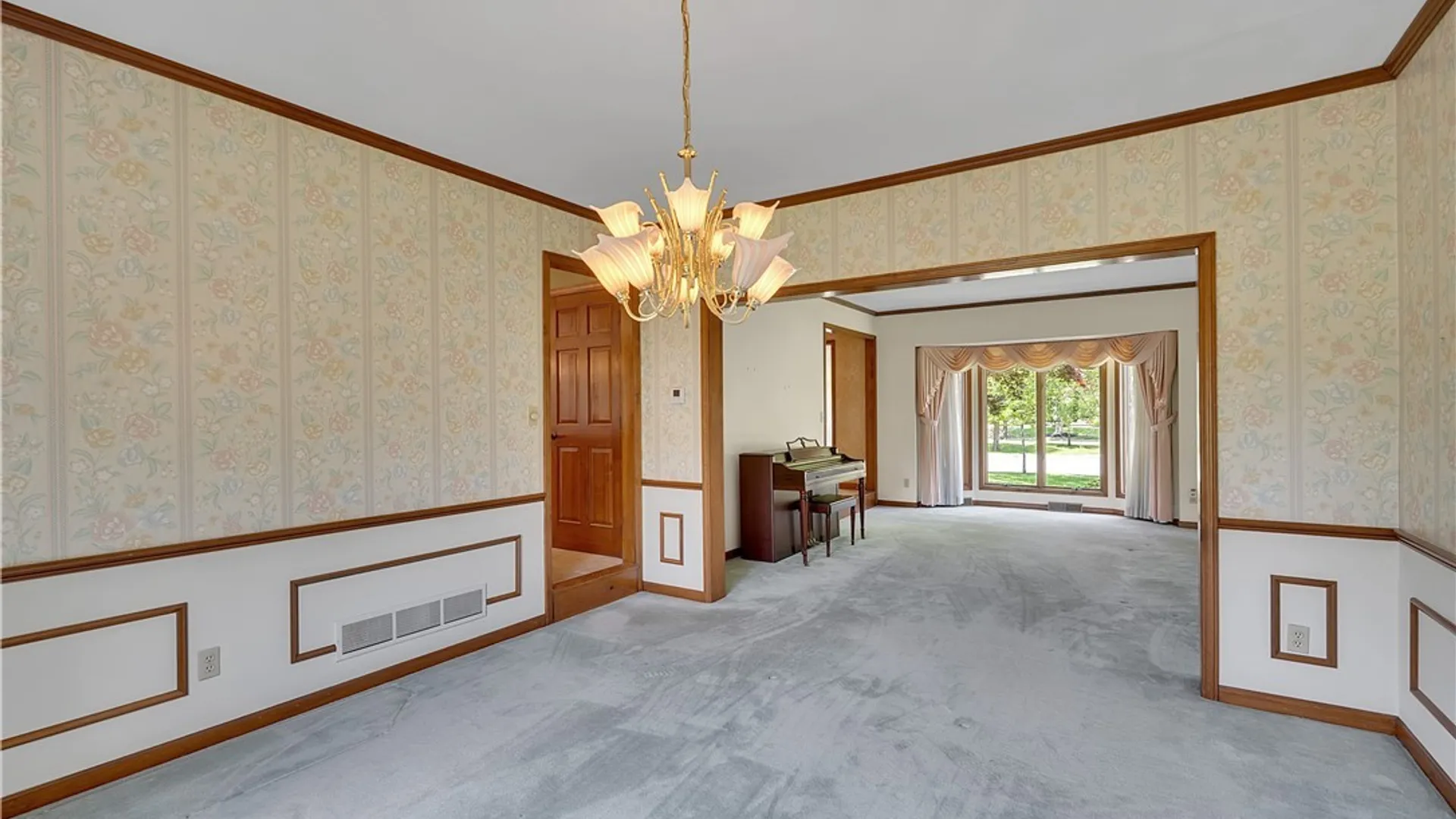 Property at 135 Hunt Club Circle, Amherst, NY 14051 17
