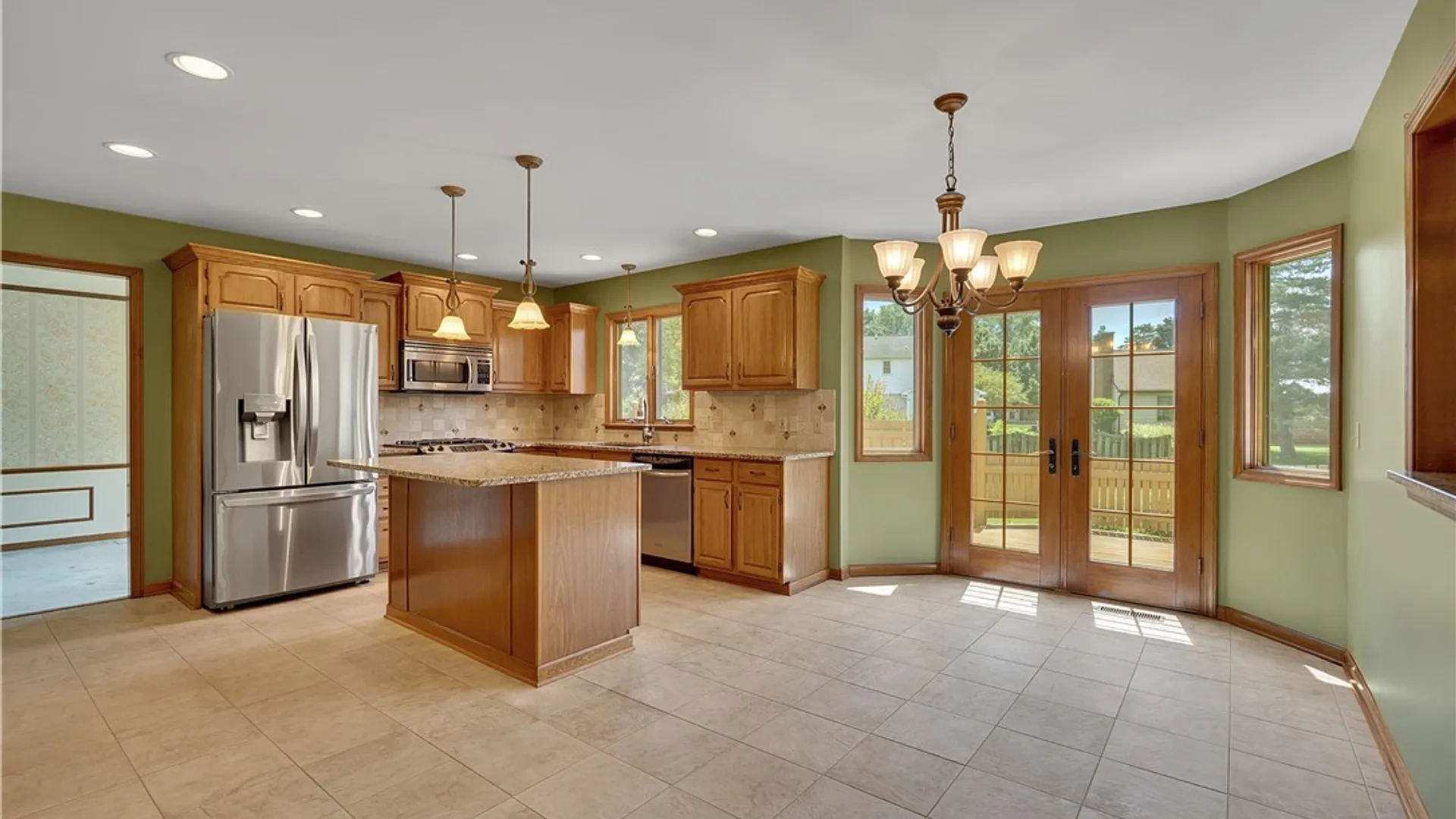 Property at 135 Hunt Club Circle, Amherst, NY 14051 2