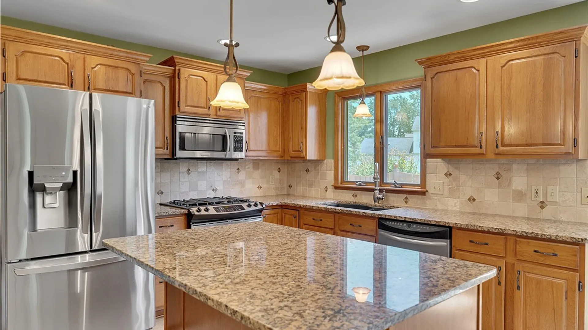 Property at 135 Hunt Club Circle, Amherst, NY 14051 3