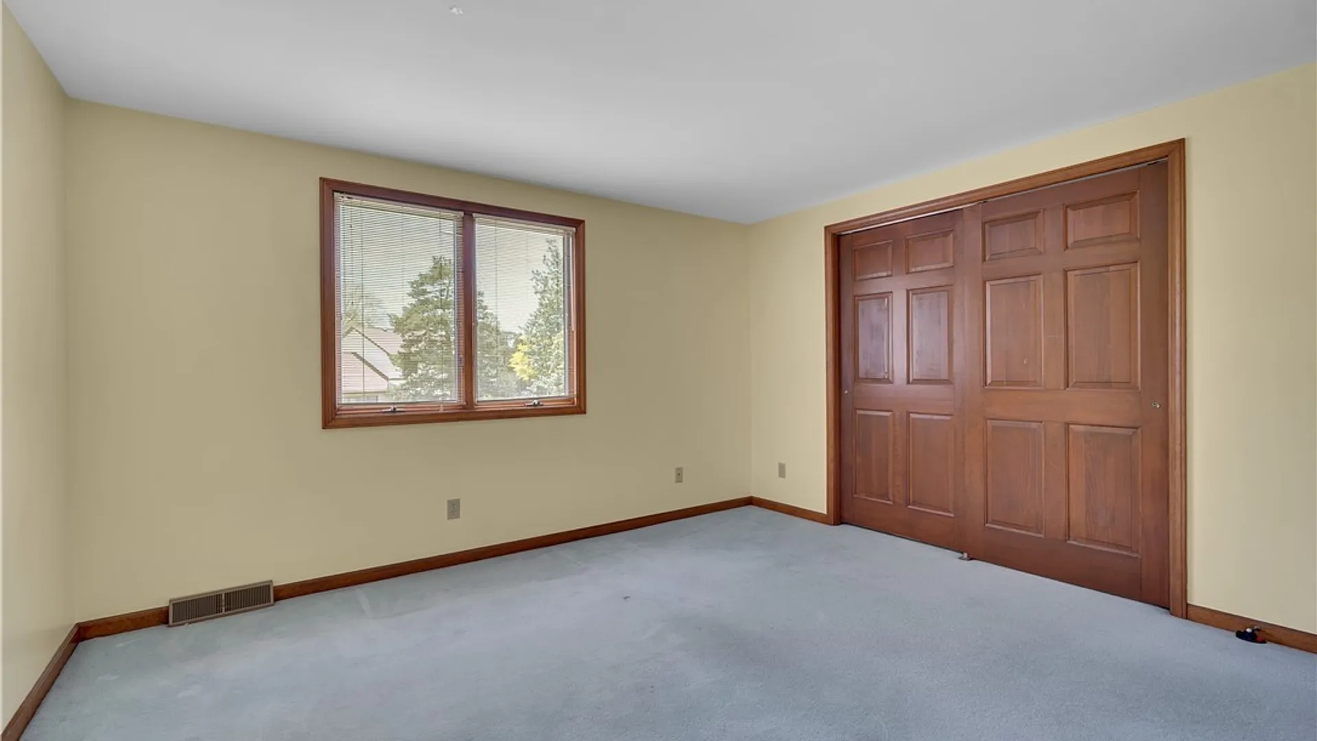 Property at 135 Hunt Club Circle, Amherst, NY 14051 30