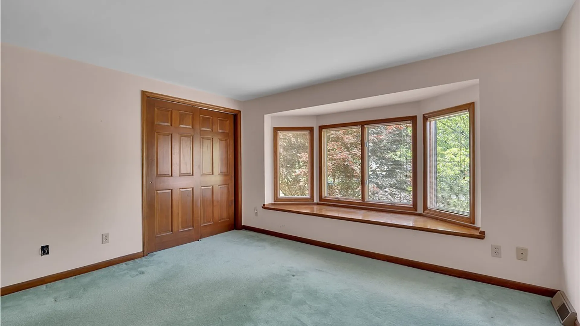 Property at 135 Hunt Club Circle, Amherst, NY 14051 31